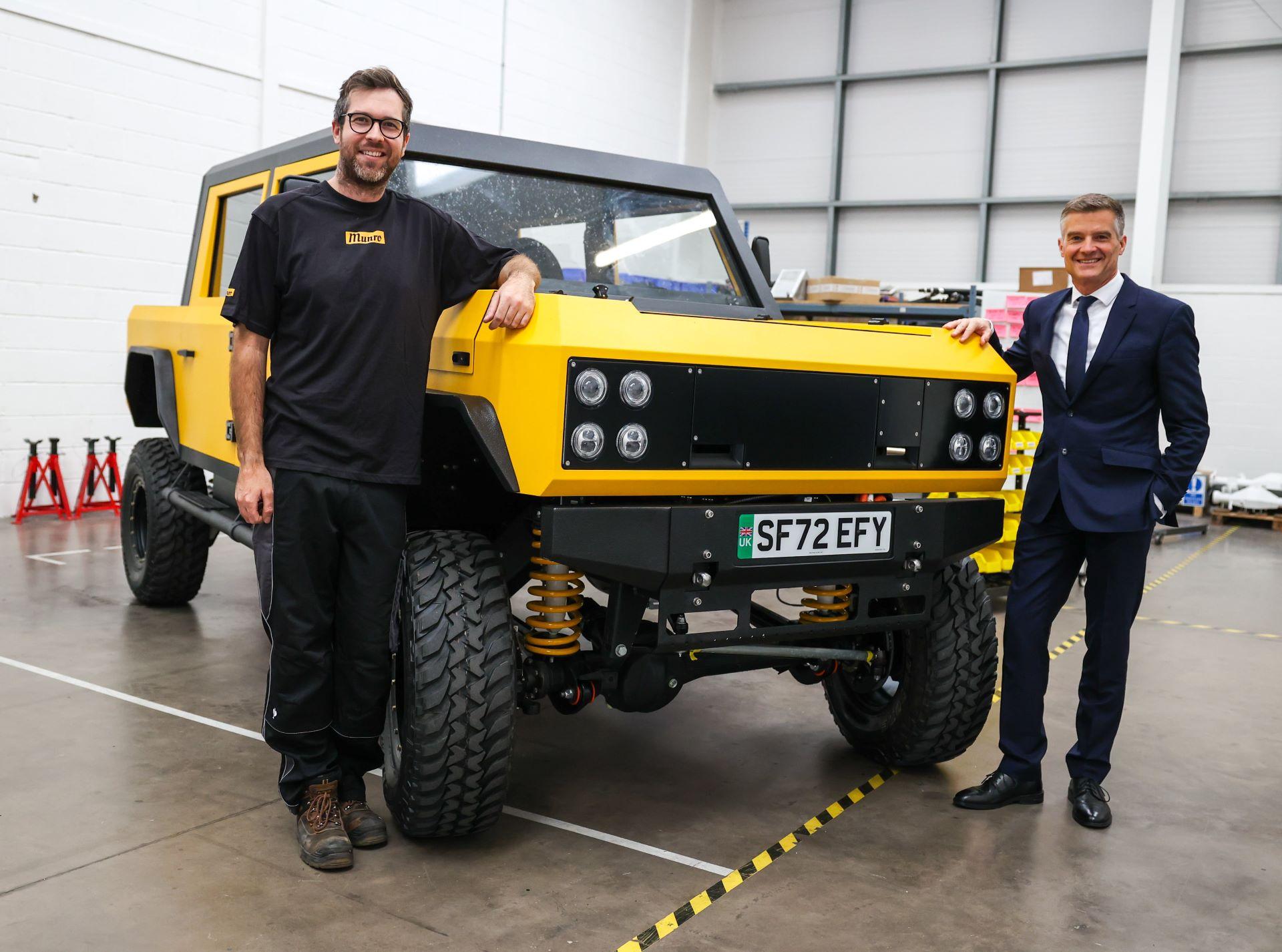 Munro welcomes Secretary of State for Transport, Mark Harper, to HQ