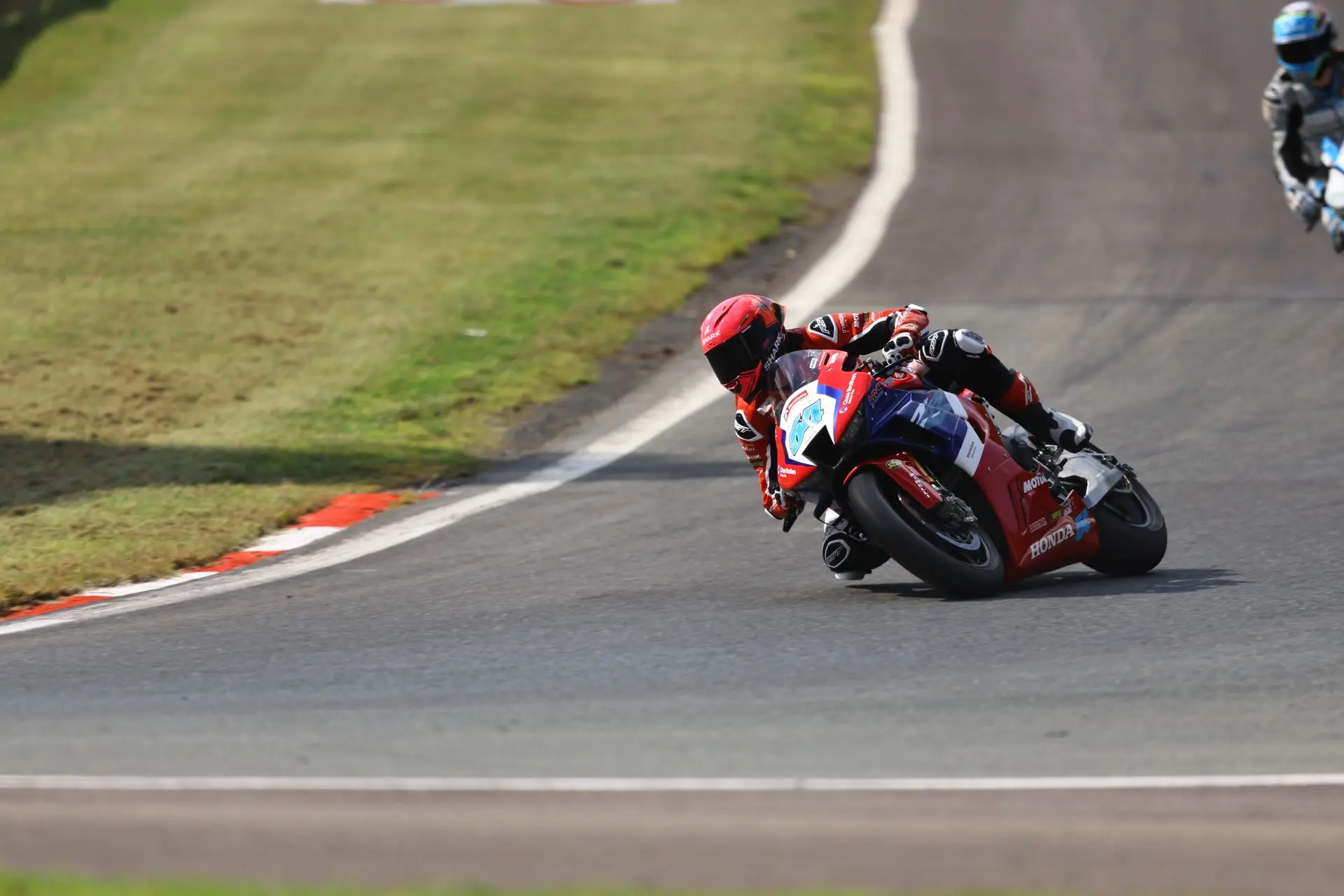 A Challenging Day At Oulton Park For Honda Racing 1