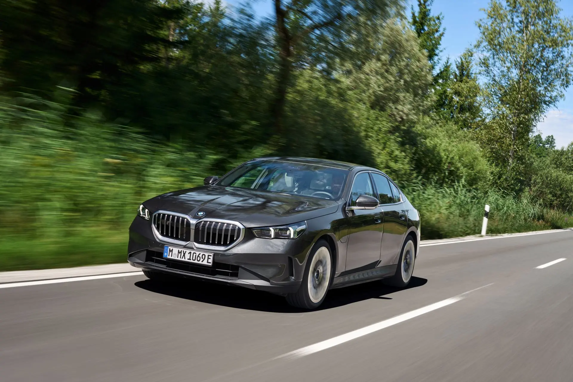 New Bmw 5 Series Sedan Now Also Available With Plug In Hybrid Drive