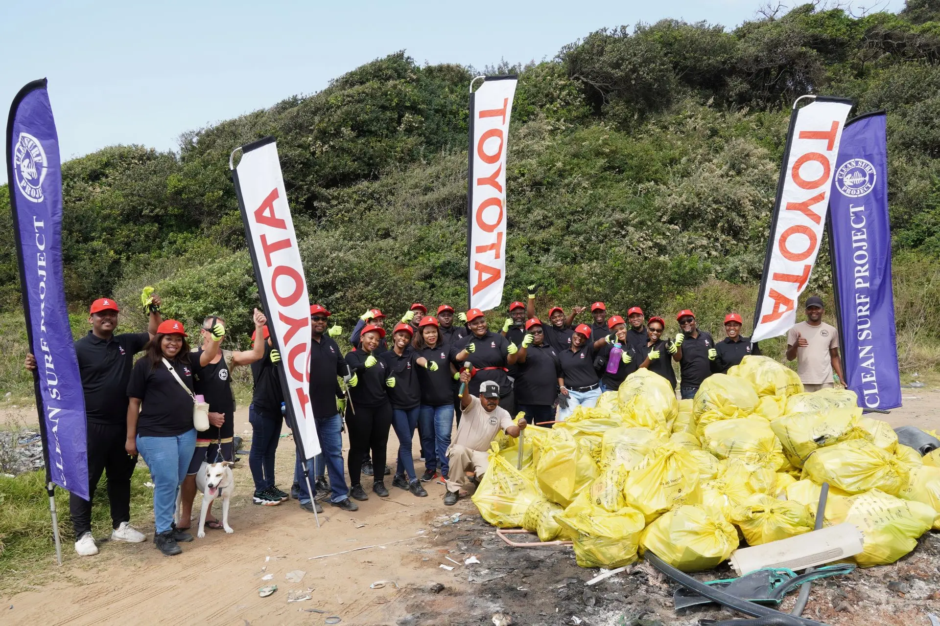 Toyota South Africa Motors Leads Beach Clean Up Effort In Partnership With Clean Surf Ngo 1
