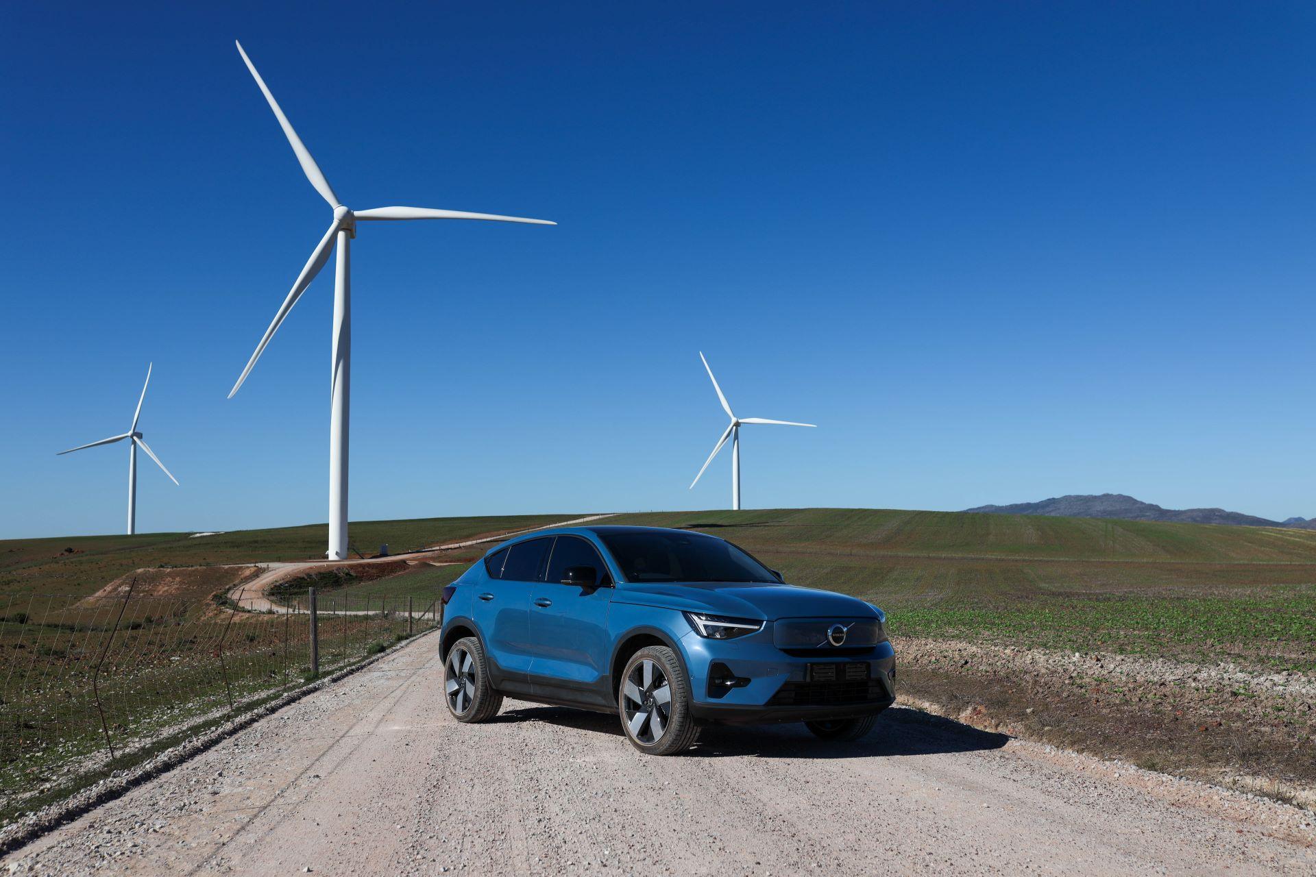 Volvo Car SA outsells all premium C-SUV electric rivals in first half of 2023