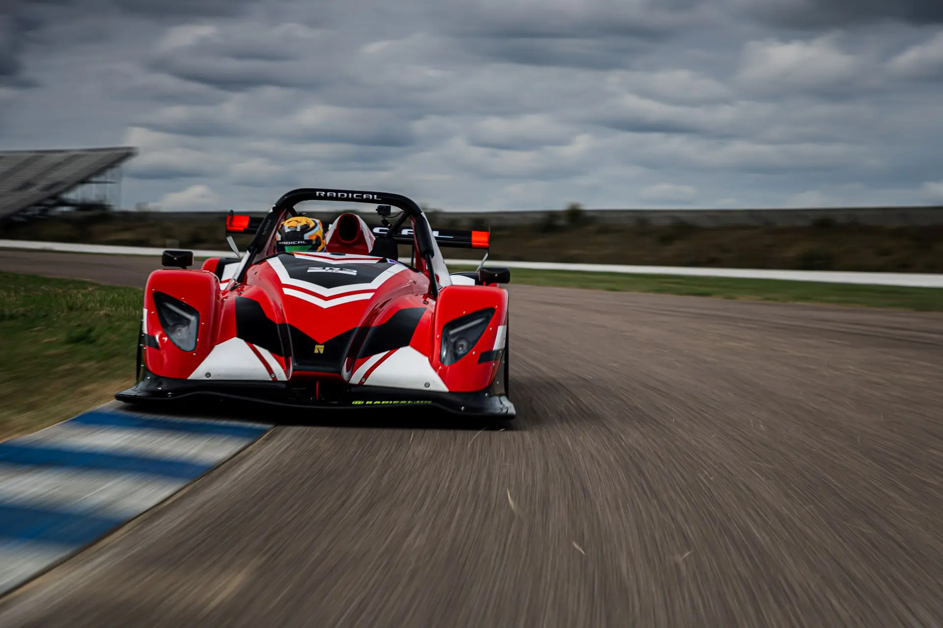 Radical SR3 XXR obliterates Rockingham lap record to claim top spot on Cinch Leaderboard