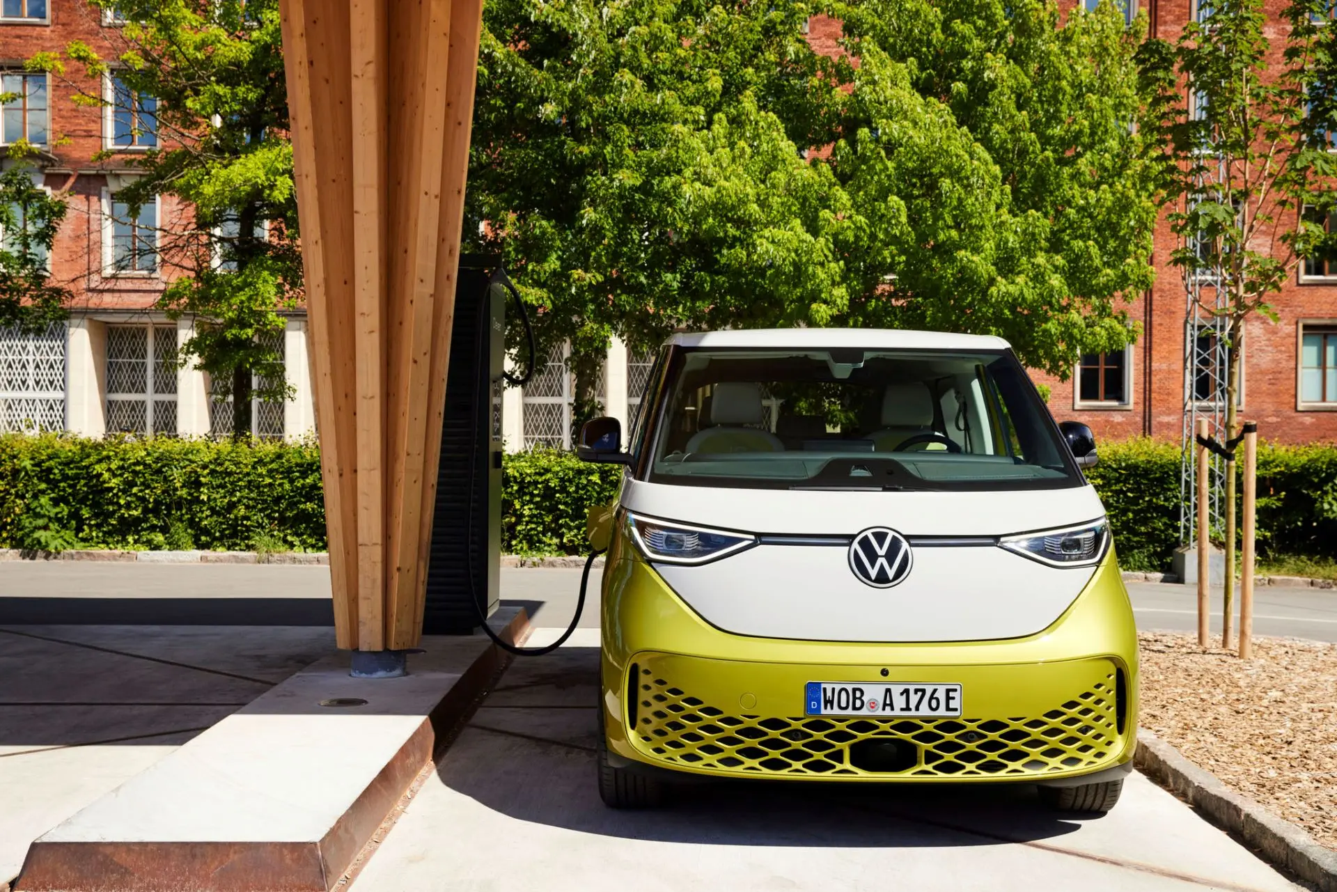 Volkswagen Id Buzz Wins Best Large Electric Car At Carbuyer Best Car Awards 2024