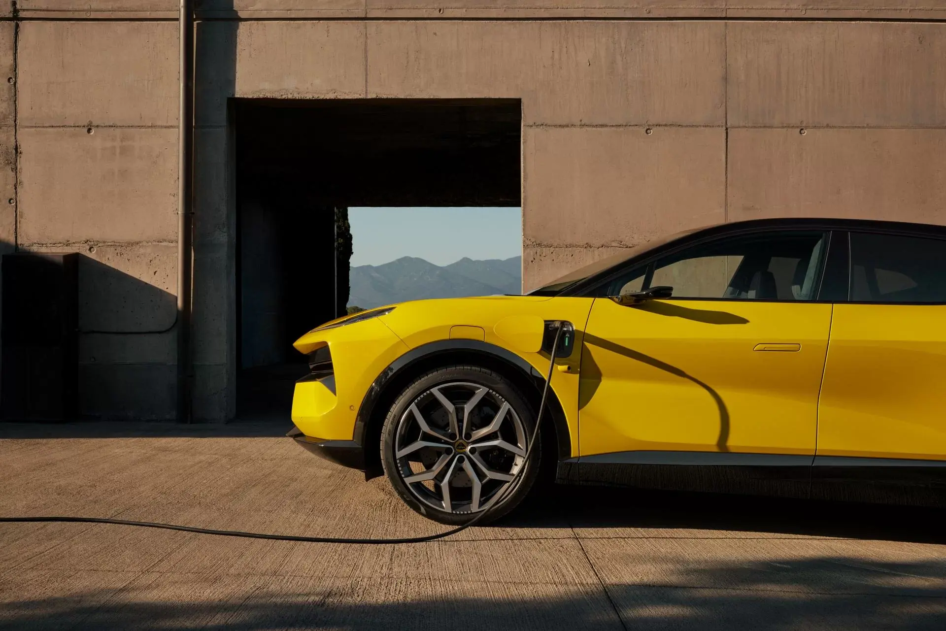 Lotus partners with Bosch and Mobilize to give customers access to over 600,000 European charging stations