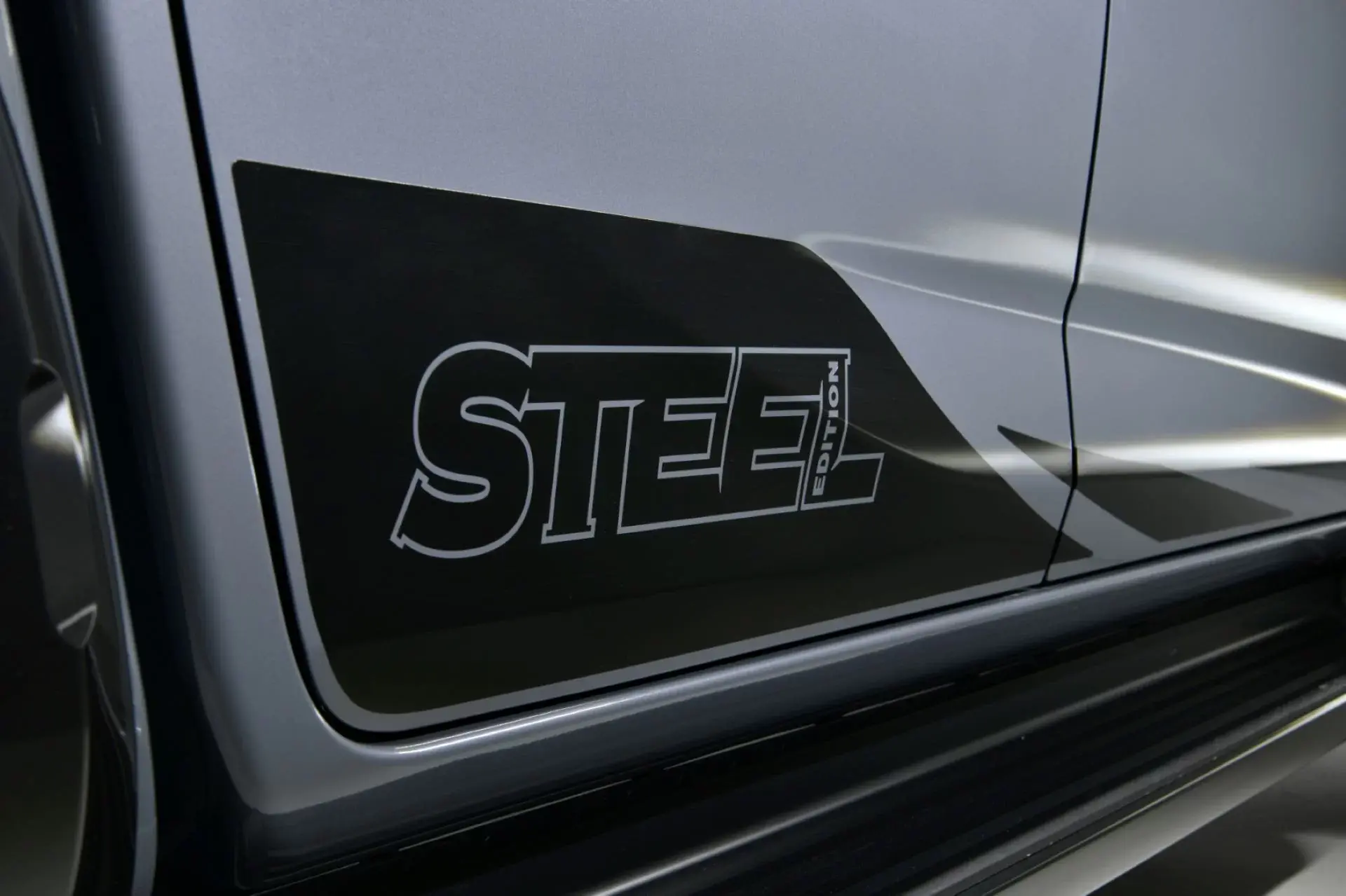 Isuzu UK launches limited D-Max V-Cross STEEL Edition