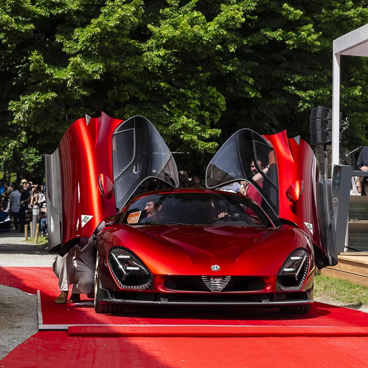 Iconic Elegance: Alfa Romeo’s 33 Stradale Secures Prestigious Design Award