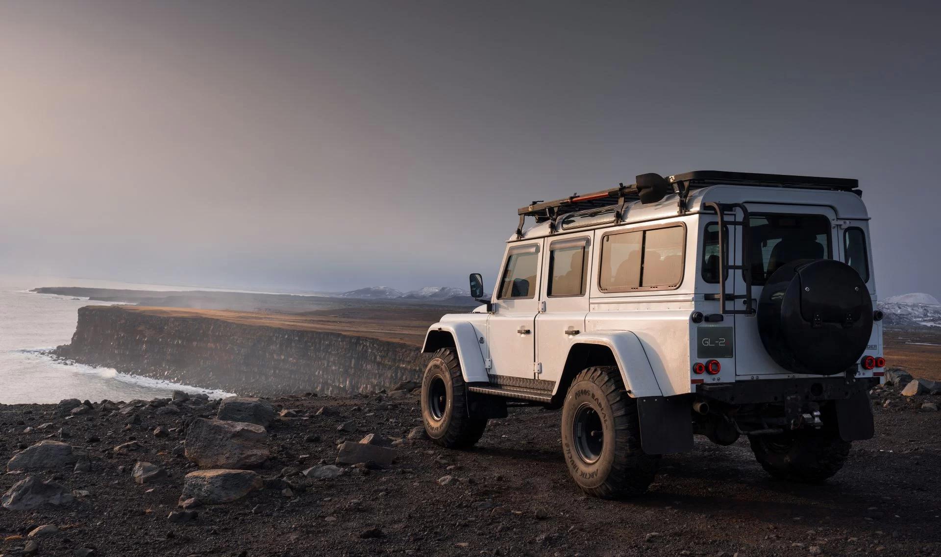 Modern Brilliance: Introducing Glohh’s Revolutionary GL-2 Taillights for the Land Rover Defender