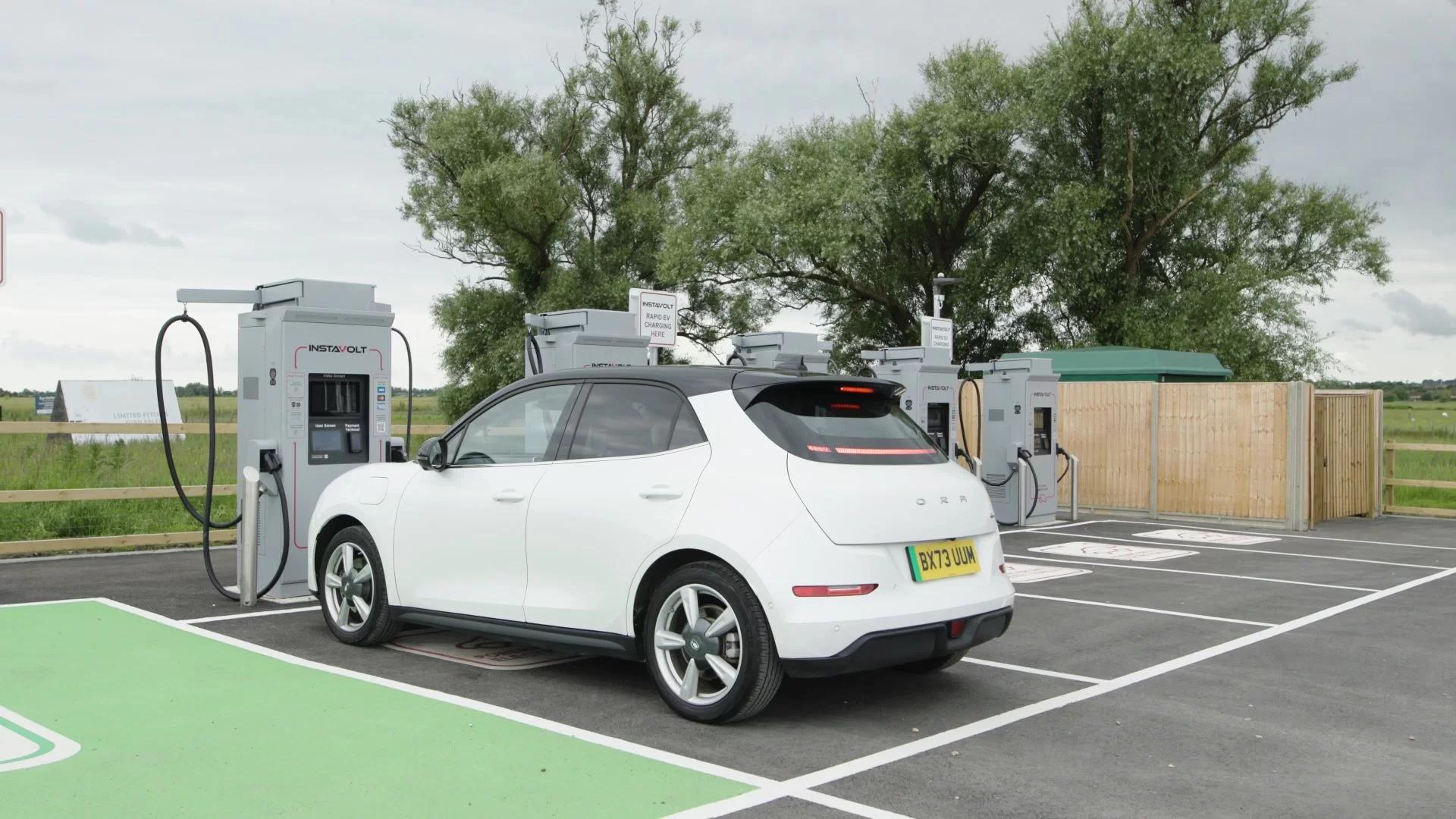 Discovering Sustainability: Top EV Charging Locations Along England’s Southern Coast