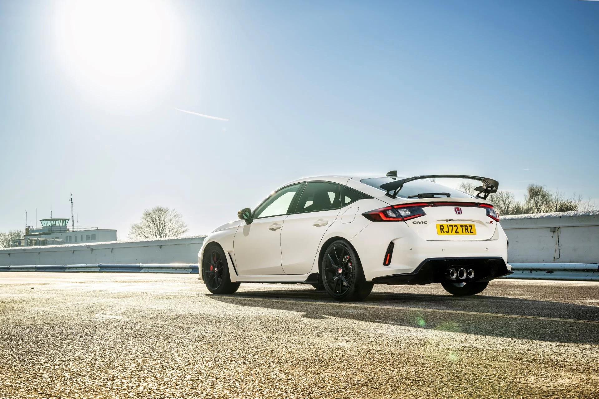 Honda Civic Type R Triumphs Again: Hot Hatch of the Year at Auto Express Awards 2024