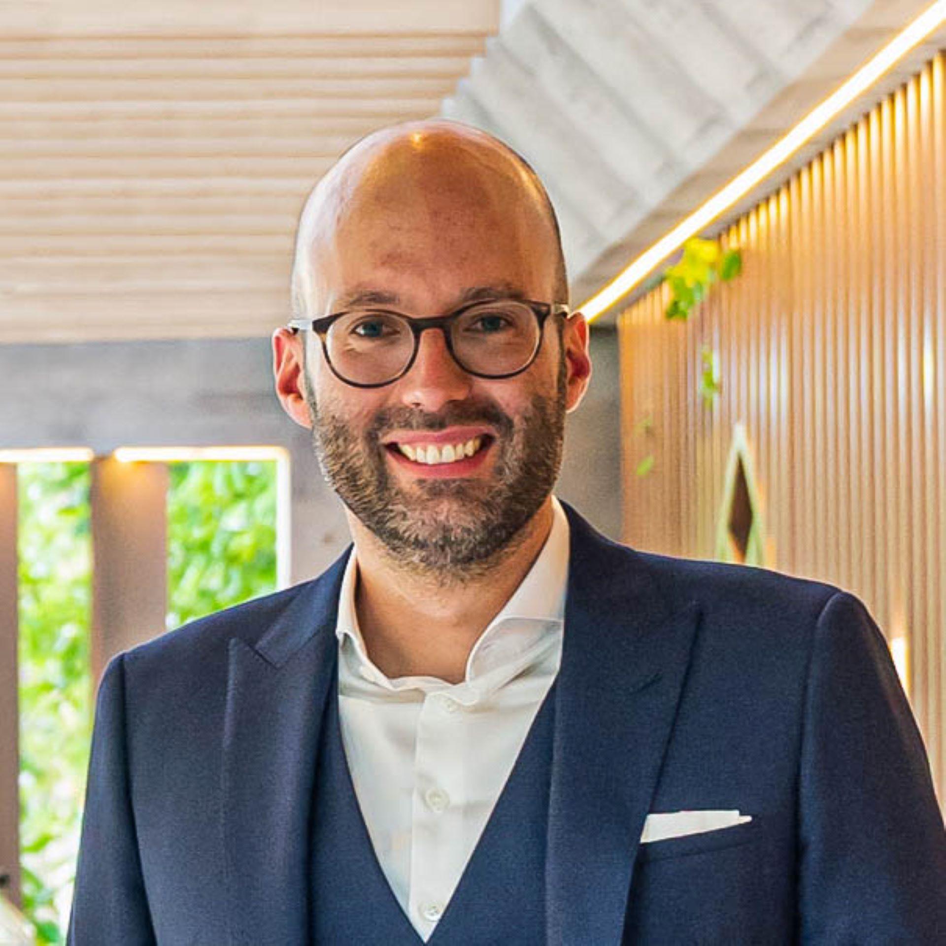 Claudius Steinhoff Takes the Helm at Mercedes-Benz South Africa as Mark Raine Moves to Global Role