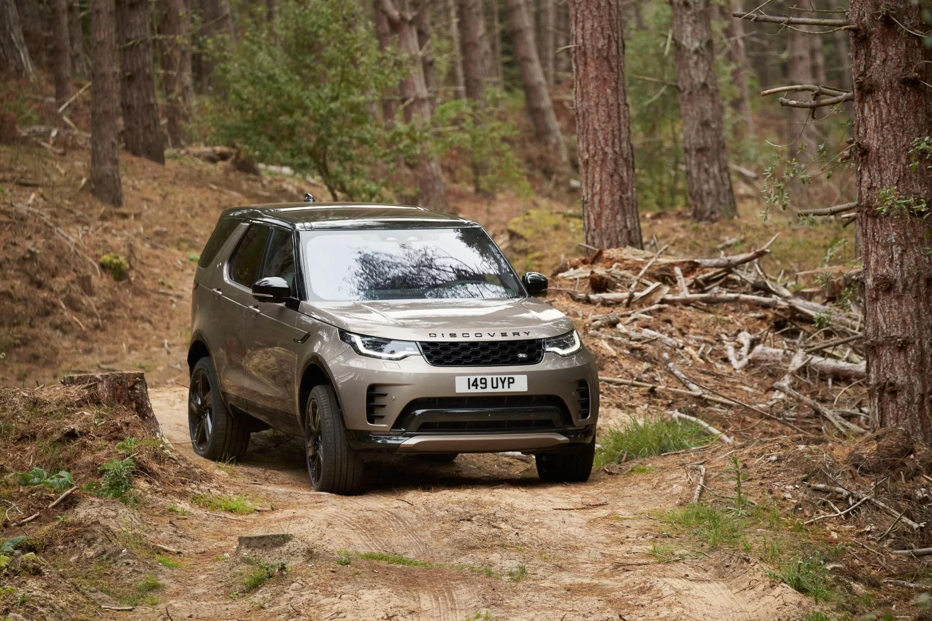 The Evolution of Discovery: How 35 Years of Innovation Redefined Luxury Off-Roading