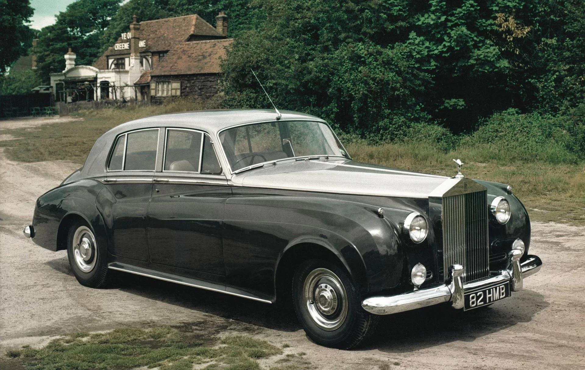 A legacy of elegance the rolls royce silver cloud and its place in automotive history 1