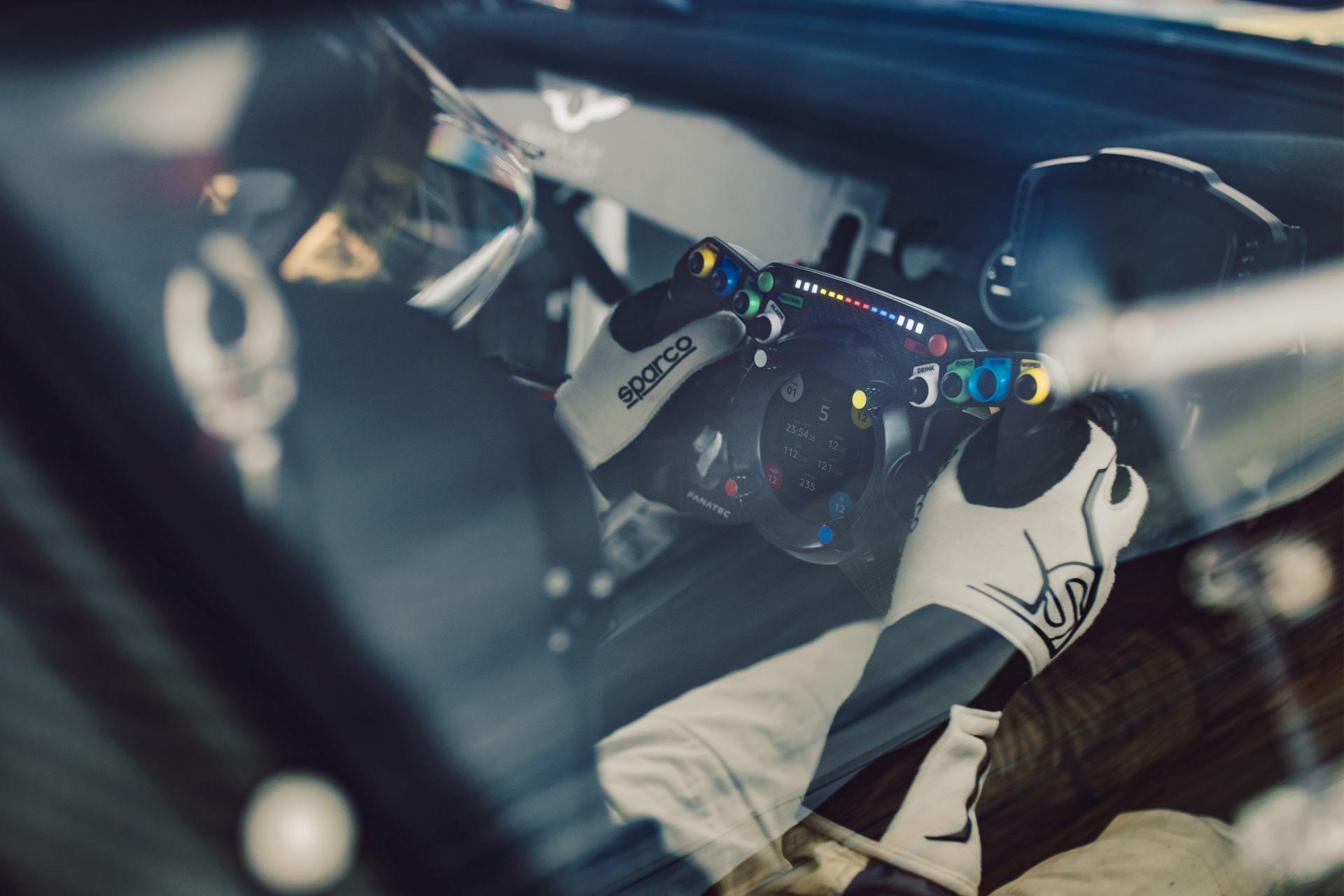 Fanatec and Bentley Motorsport Unveil New Bentley GT3 Podium Steering Wheel for Sim Racing Enthusiasts