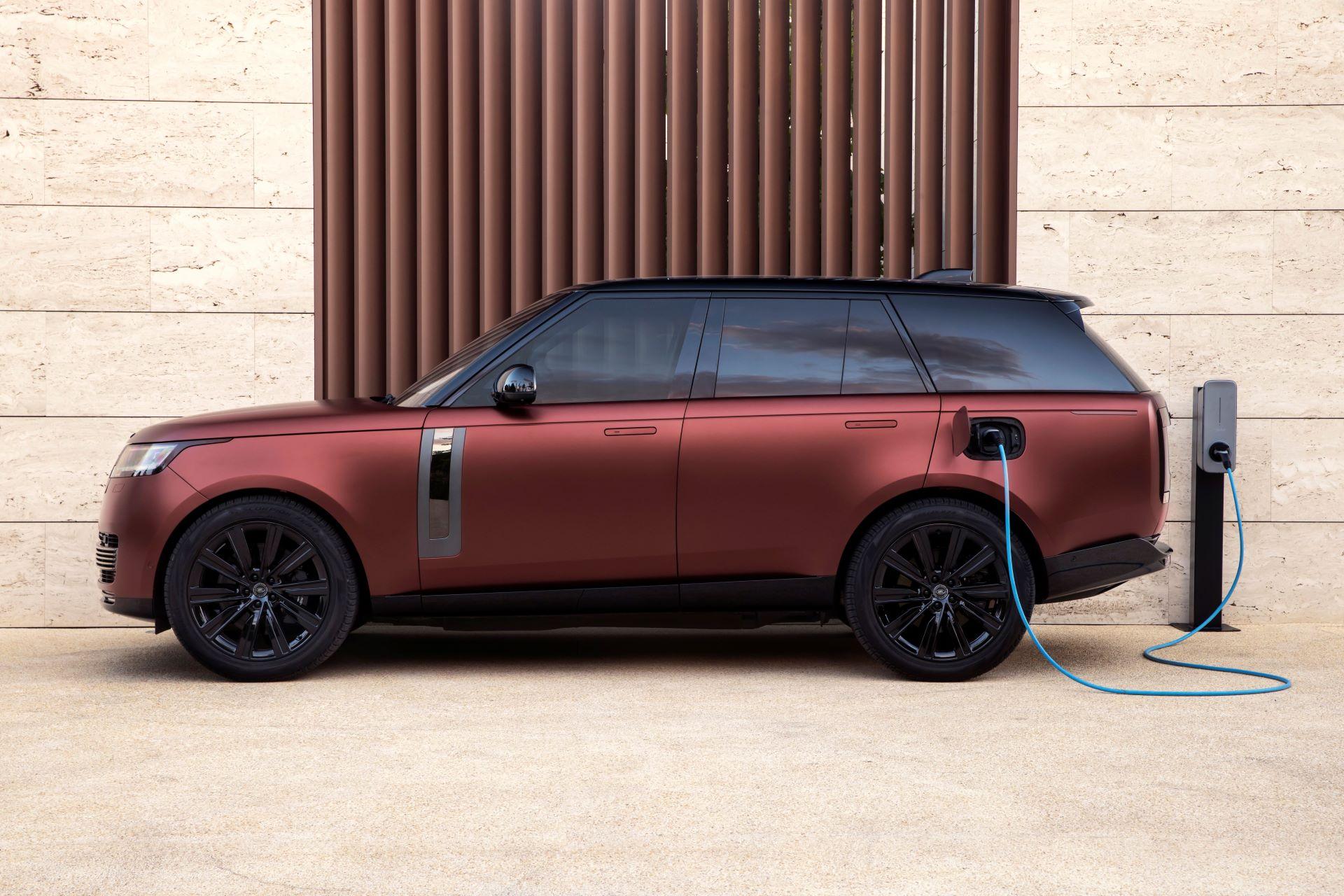 JLR’s Plug-in Hybrid Models Surge in Popularity as Consumers Embrace Electrification