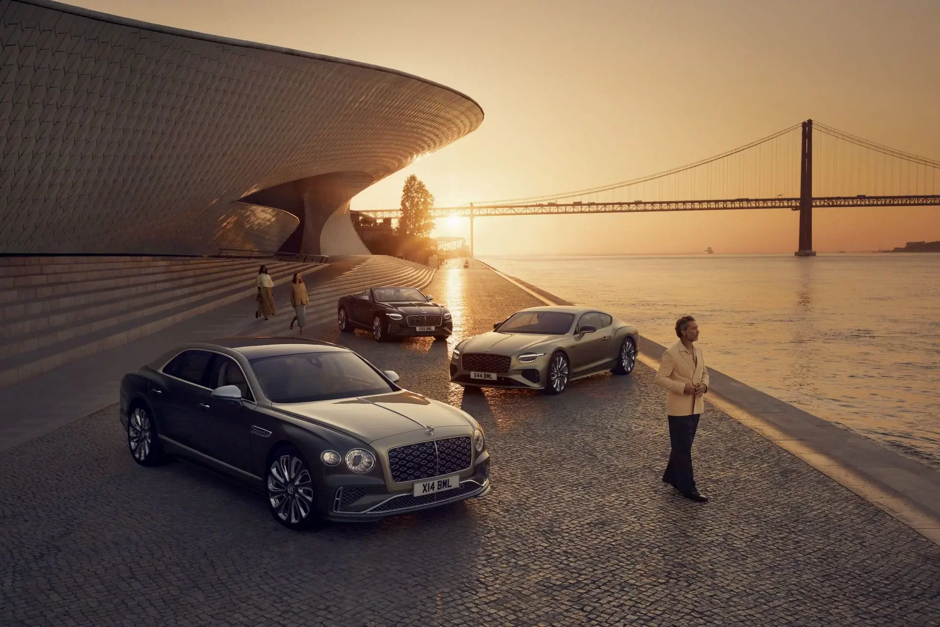 Pinnacle Performance and Bespoke Craftsmanship: The New Bentley Mulliner Grand Tourers