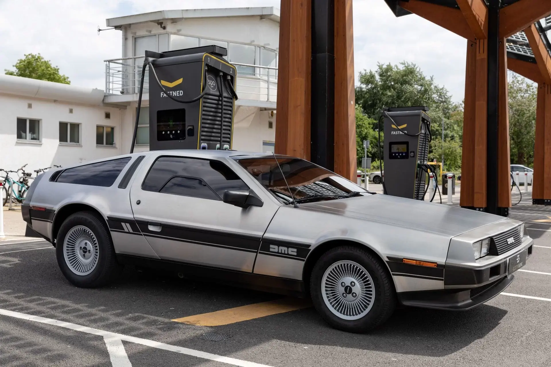Electrogenic’s EV Technology Shines at SEMA: Reinventing Classic Cars for a Sustainable Future