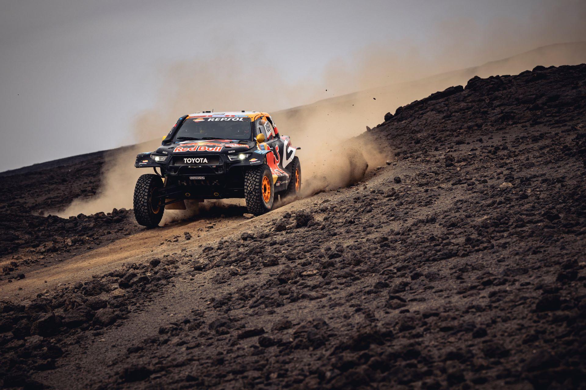 Henk Lategan and Brett Cummings Hold Strong at Dakar 2025 Despite Marathon Stage Challenges