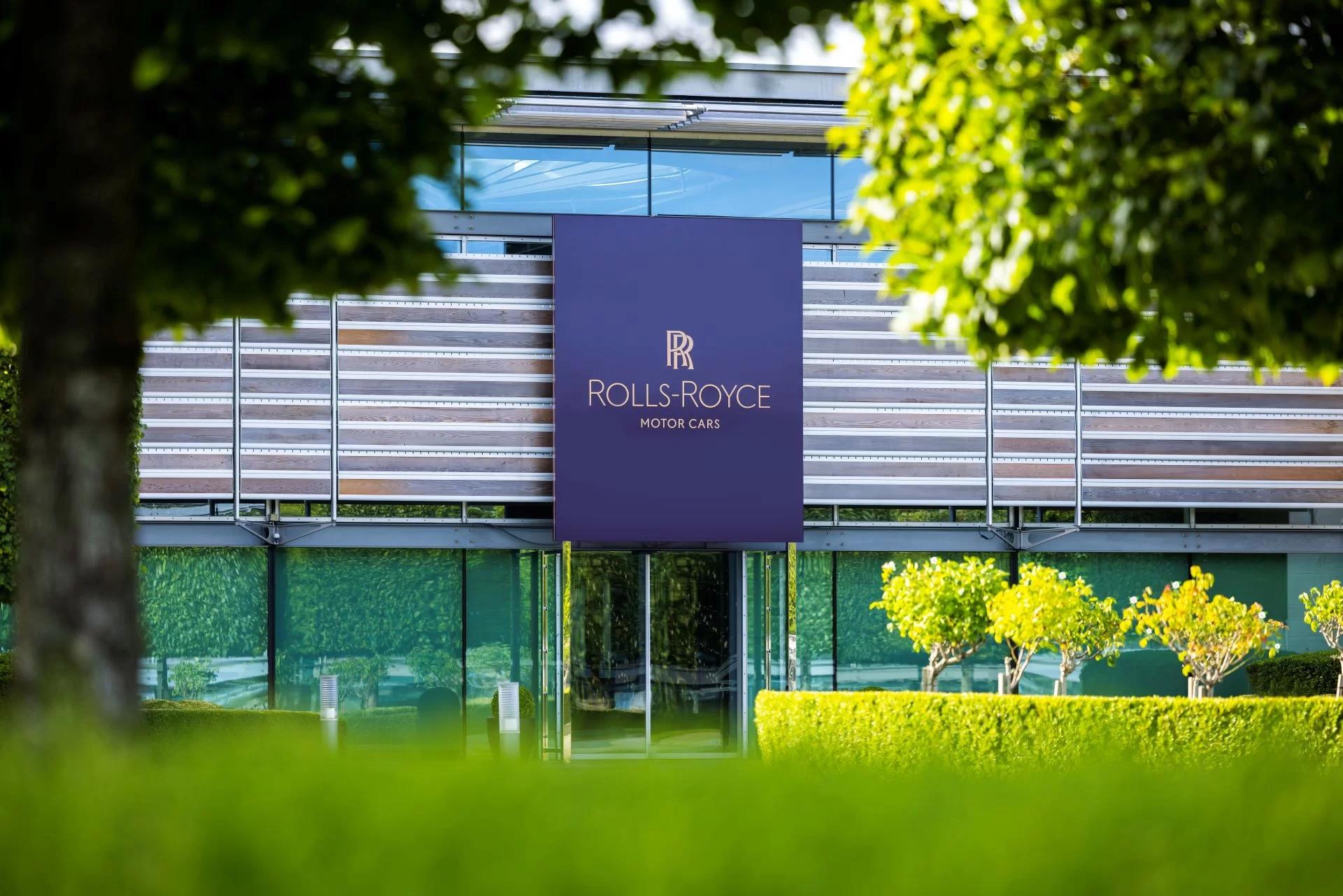 Rolls-Royce Marks a Milestone Year with £300 Million Investment in Bespoke Excellence