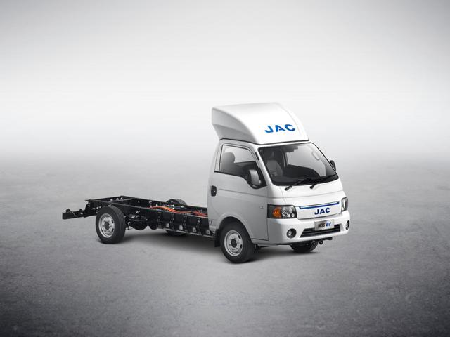 JAC Motors Unveils the World’s First Right-Hand-Drive X200 EV in South ...