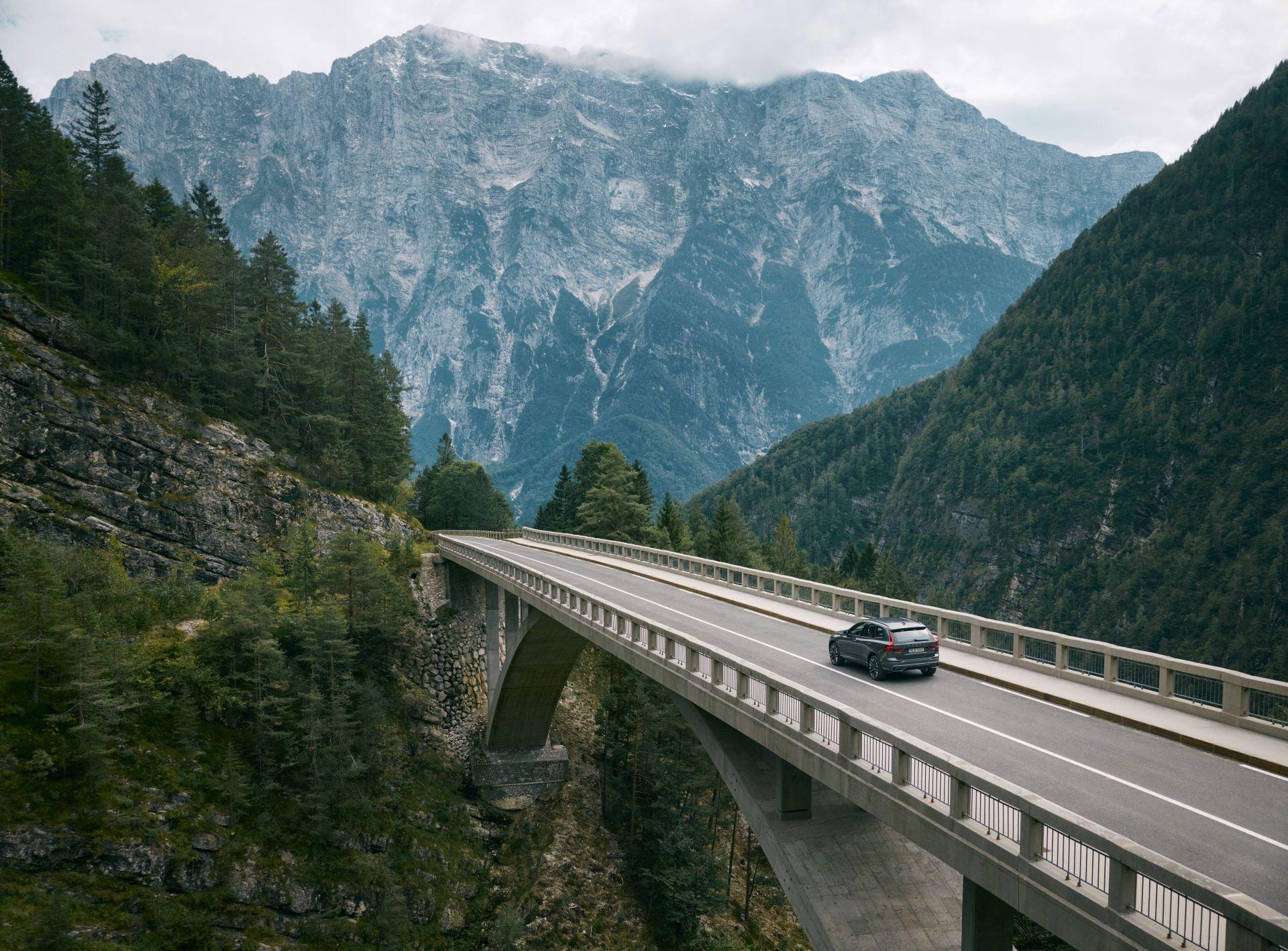 The 2024 Volvo XC60: A New Era for Mid-Size SUVs