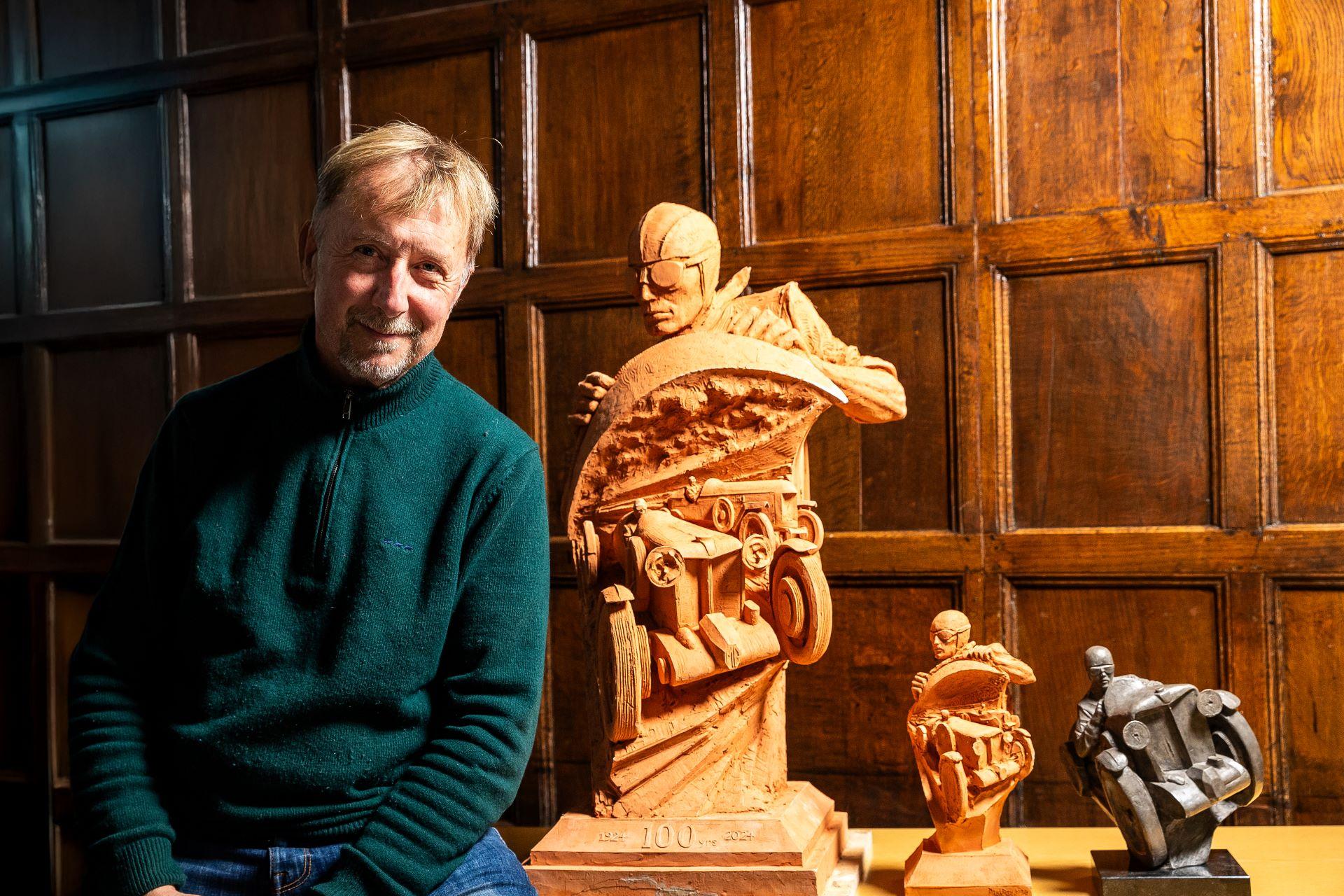 New College, Oxford Commissions Paul Day for Iconic MG Sculpture