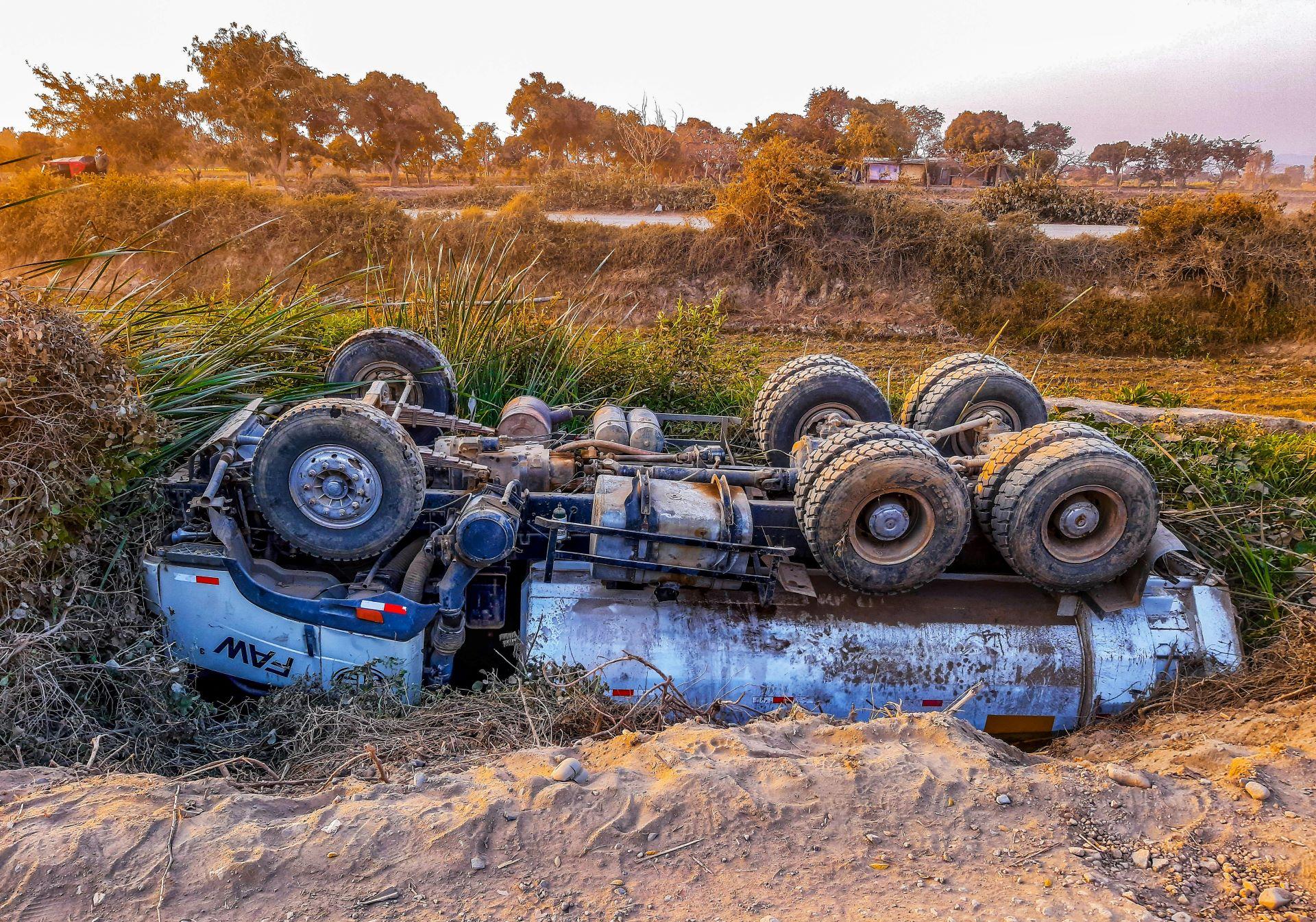 Preventing the Tipping Point: Why Truck Rollover Training Is Critical for Safer Roads