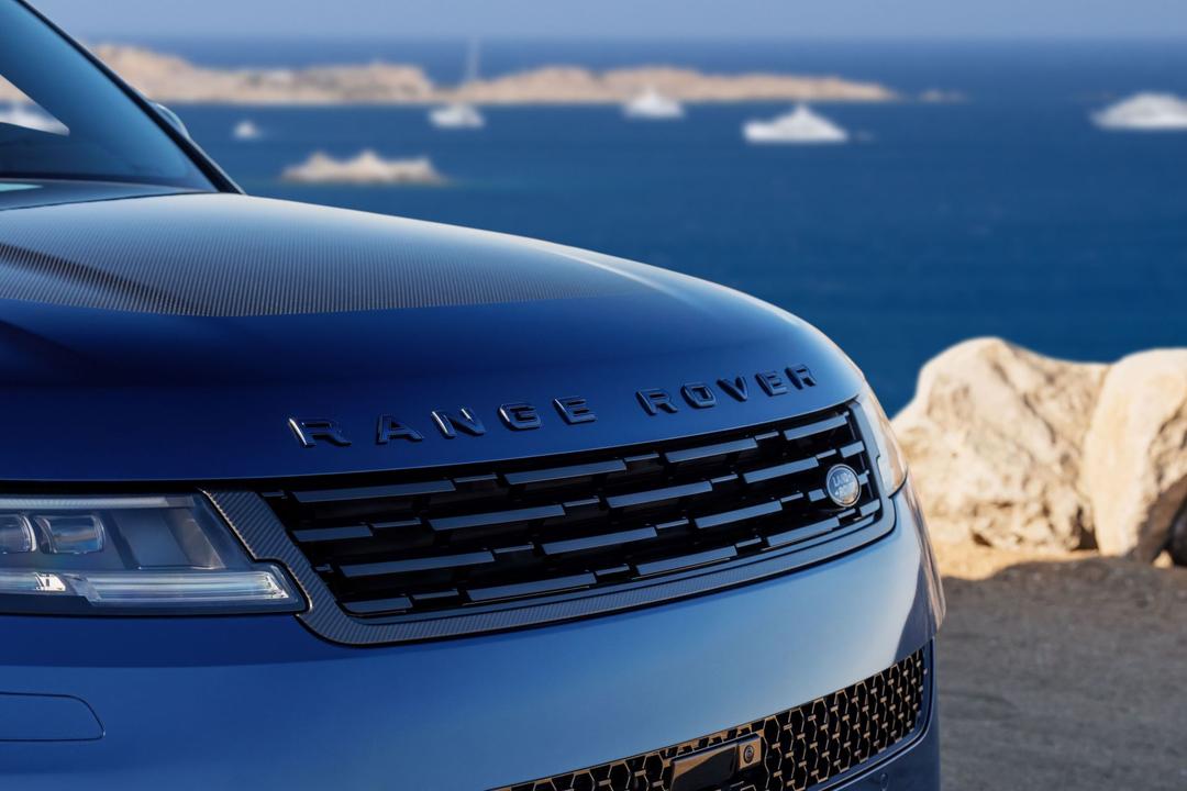 A New Chapter of Distinction: Range Rover Sport Introduces SV Bespoke ...