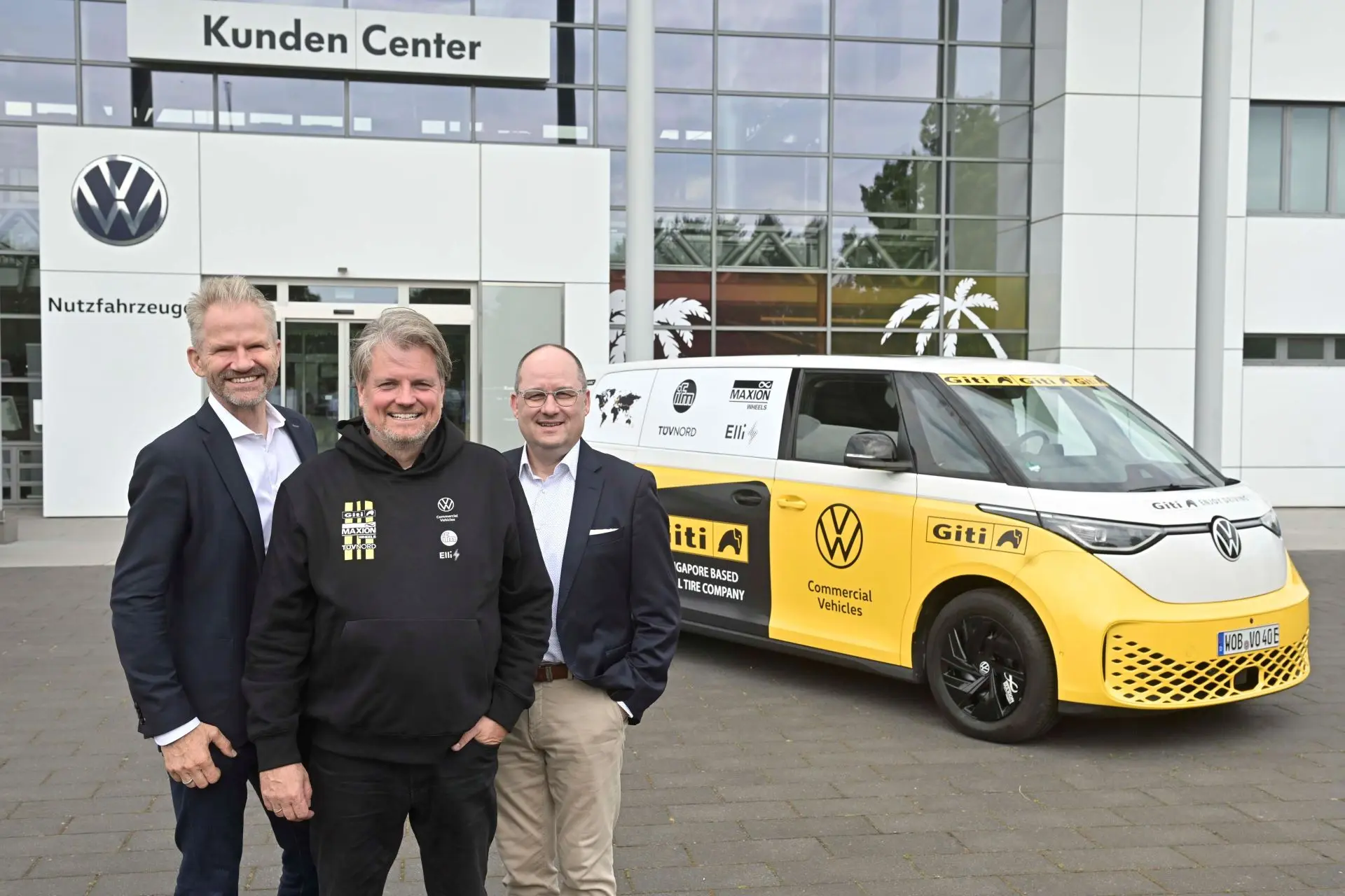 Electrifying the Globe: Rainer Zietlow Sets Off on Record-Breaking ID. Buzz World Tour