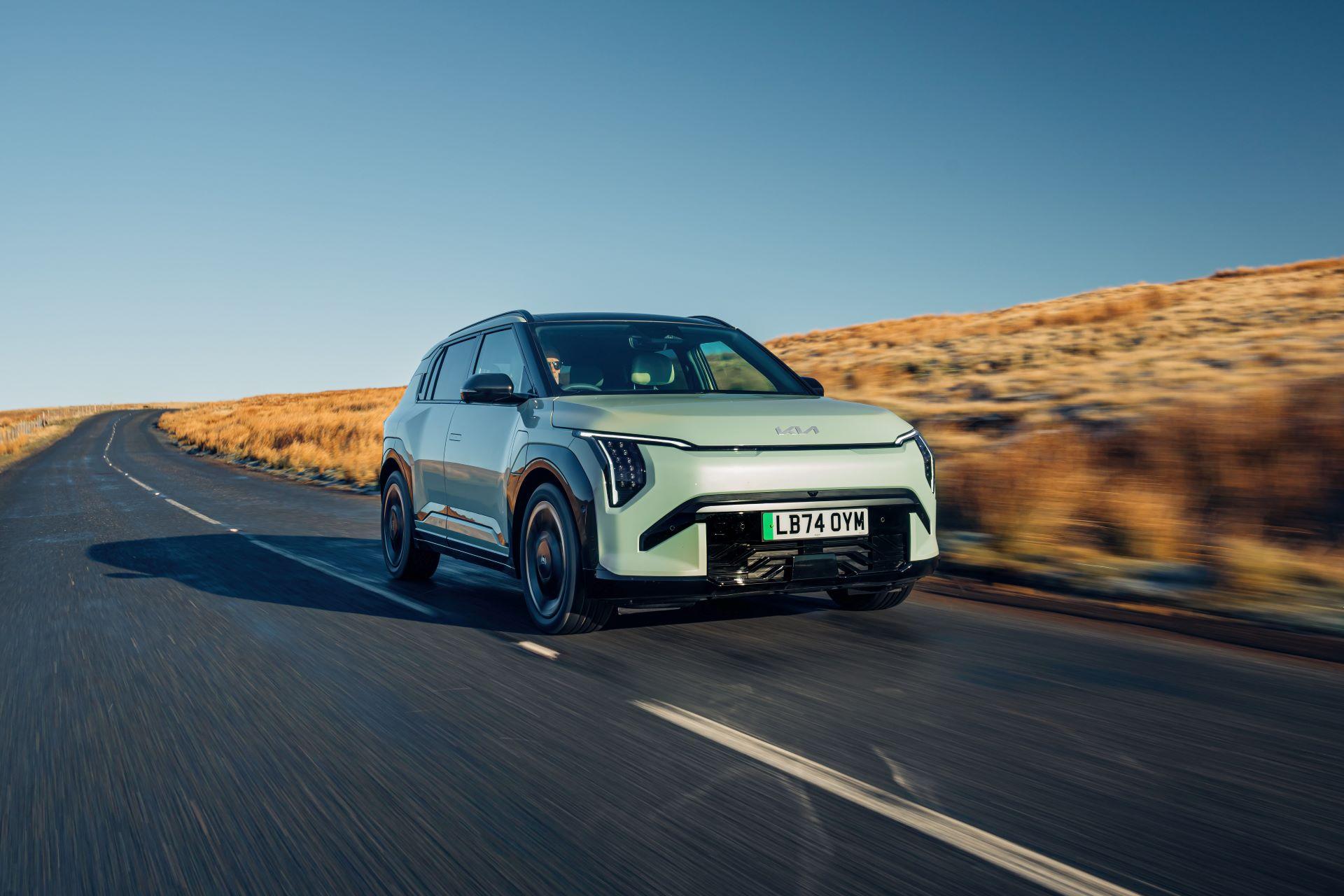 Kia Celebrates Double Victory at 2025 Auto Express Awards with EV3 and Picanto
