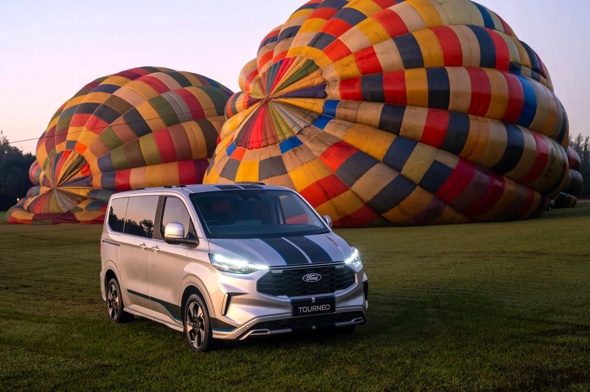 Ford Expands Tourneo Custom Line Up With Sport And Titanium X Derivatives 1