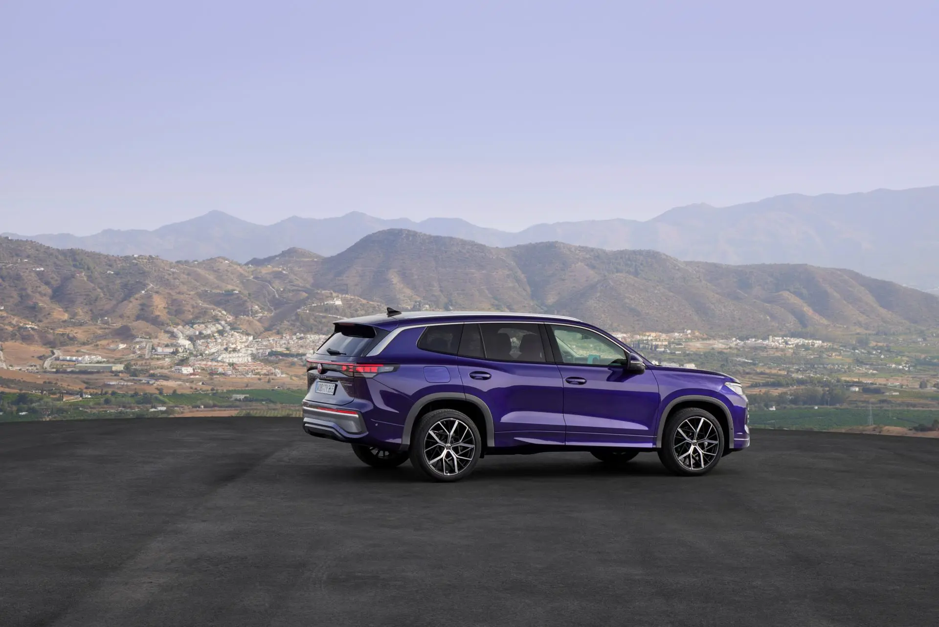 Volkswagen Opens Pre Orders For All New Tayron A Premium 7 Seater Suv Designed For South African Roads