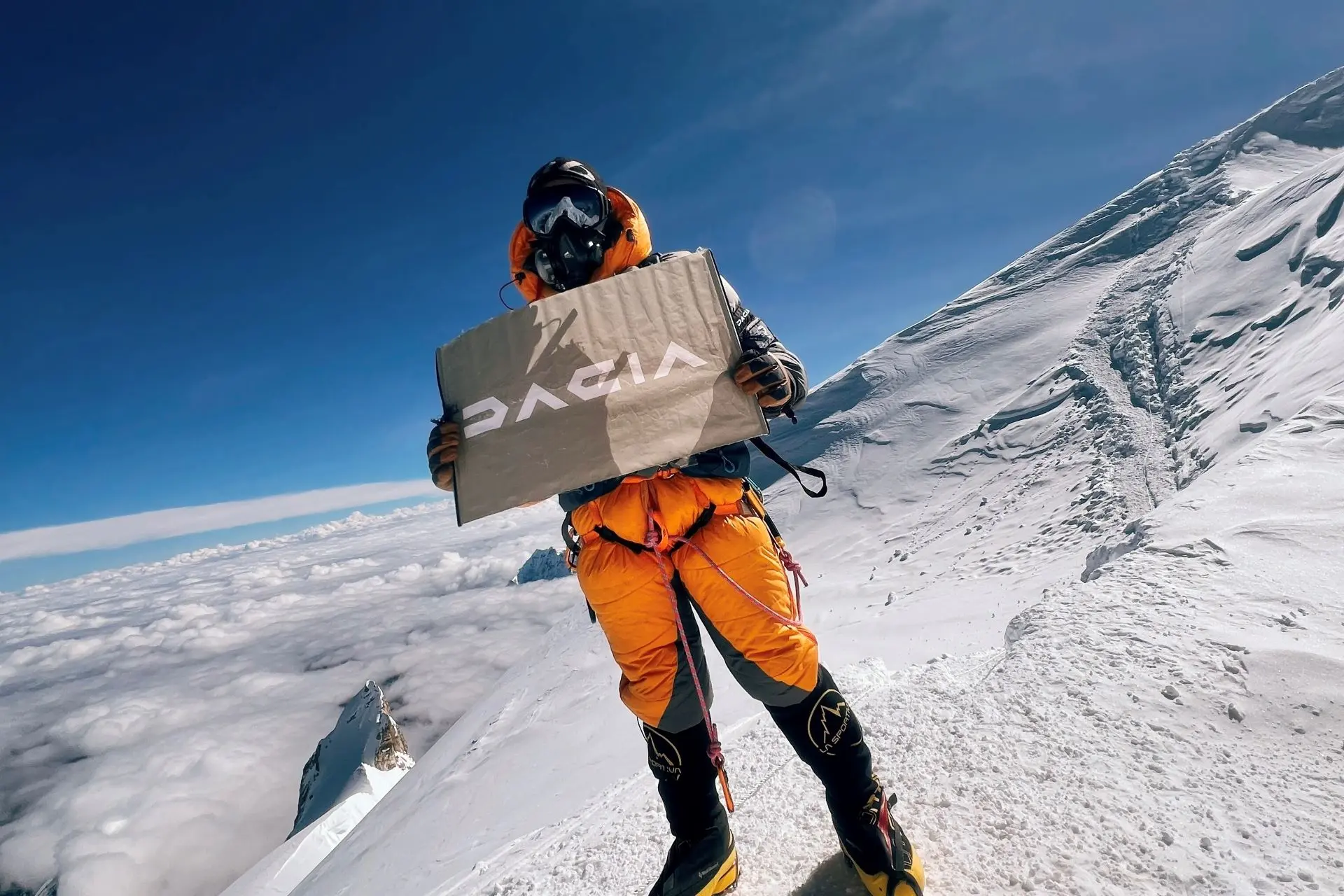 Akke Rahman Conquers Manaslu: From Everyday Adventures to Himalayan ...