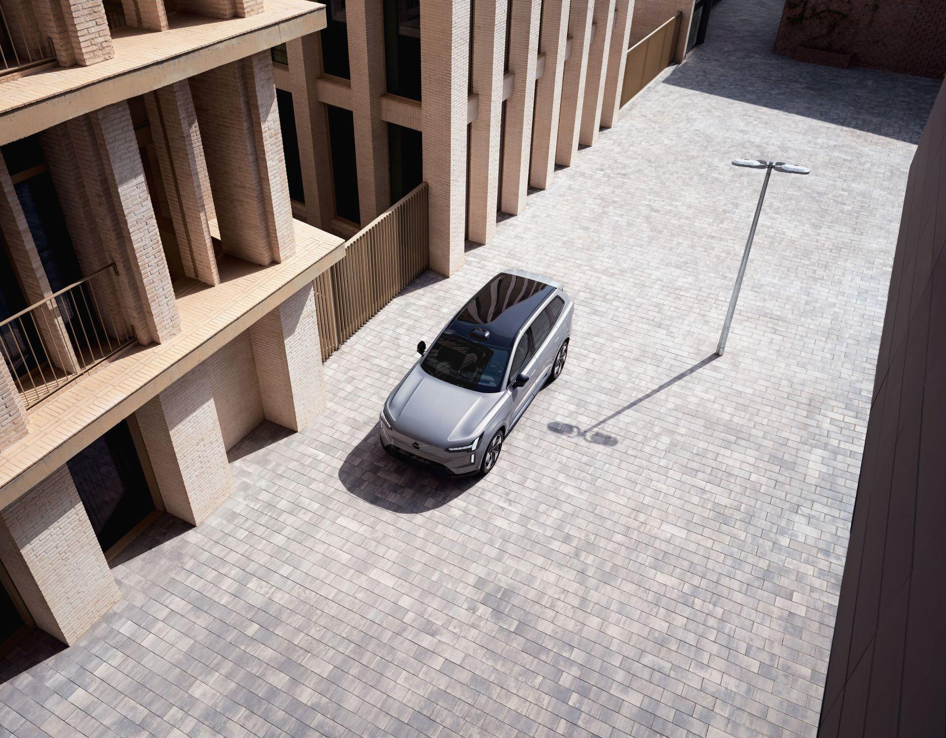 Volvo Opens Order Books for 2026 EX90 with Breakthrough Hardware and Software Upgrades