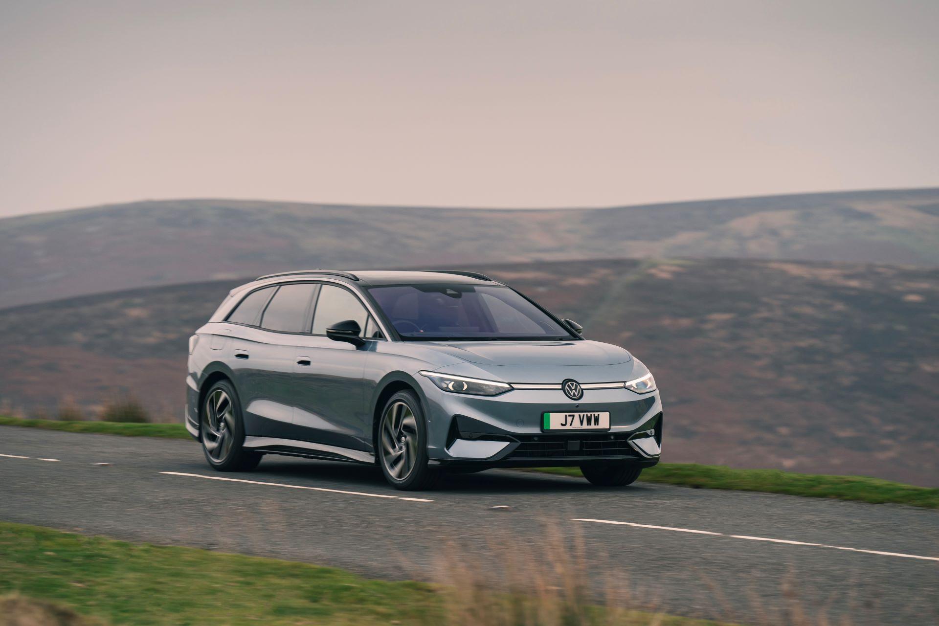 Volkswagen ID.7 Tourer Named UK’s Best Large Family Car in Parkers New Car Awards 2025