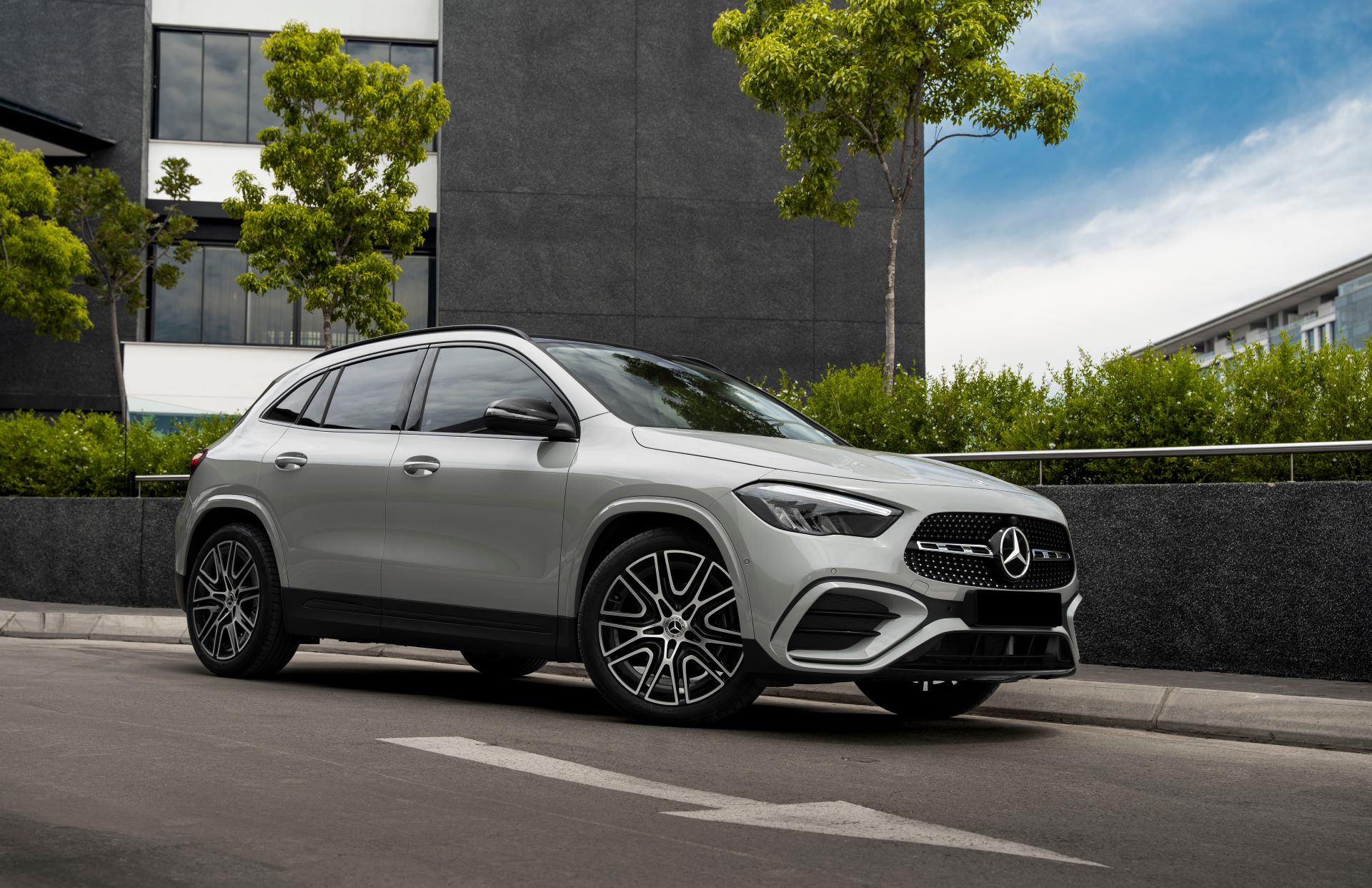 Mercedes-Benz GLA Night Edition: Urban Sophistication Meets Rugged Elegance
