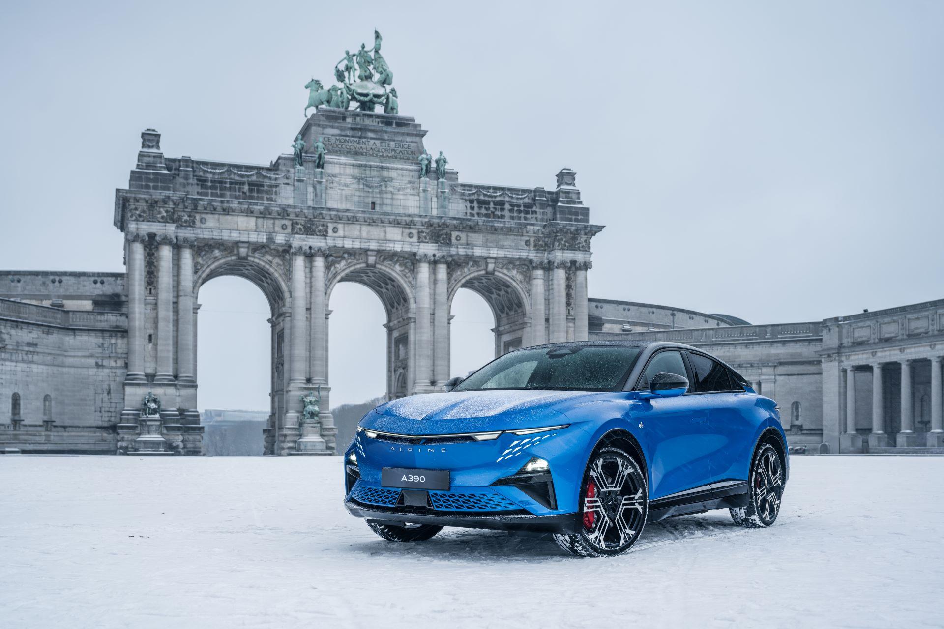 Alpine Unveils Full Range at Brussels Motor Show, Debuts Revolutionary A390 Sport Fastback