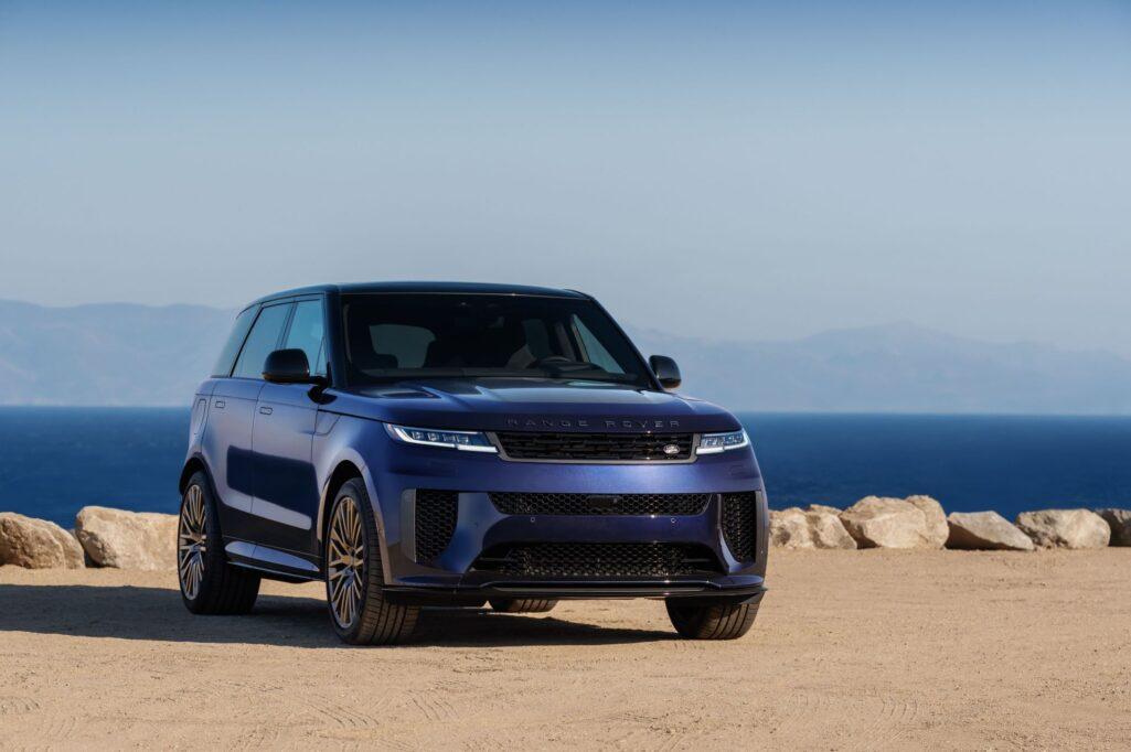 Range Rover Unveils Mirror-Finish Paint: A New Benchmark in Bespoke Craftsmanship