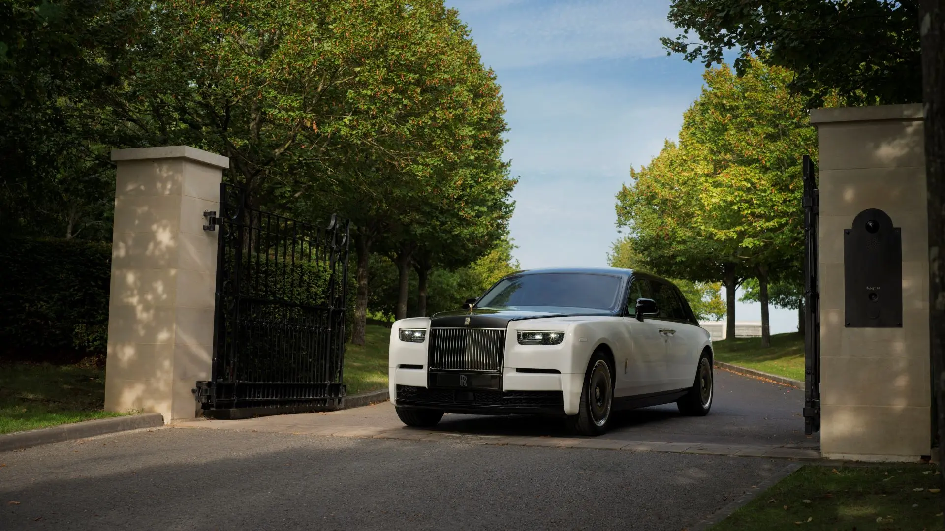 Rolls-Royce Bespoke 2025: A Year of Unprecedented Craft, Creativity, and Cultural Expression