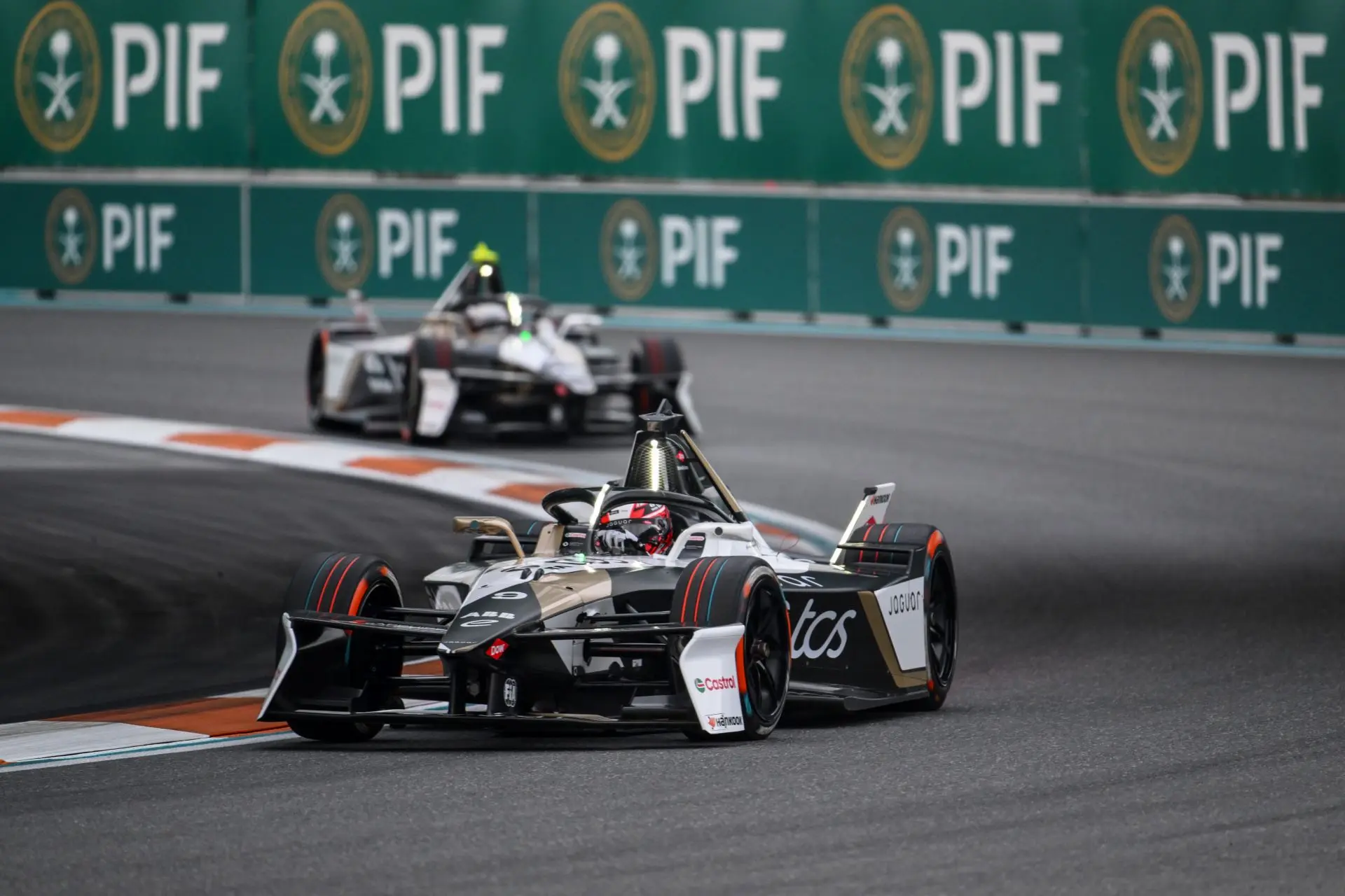 Mitch Evans Secures Record-Breaking Victory for Jaguar TCS Racing in Miami