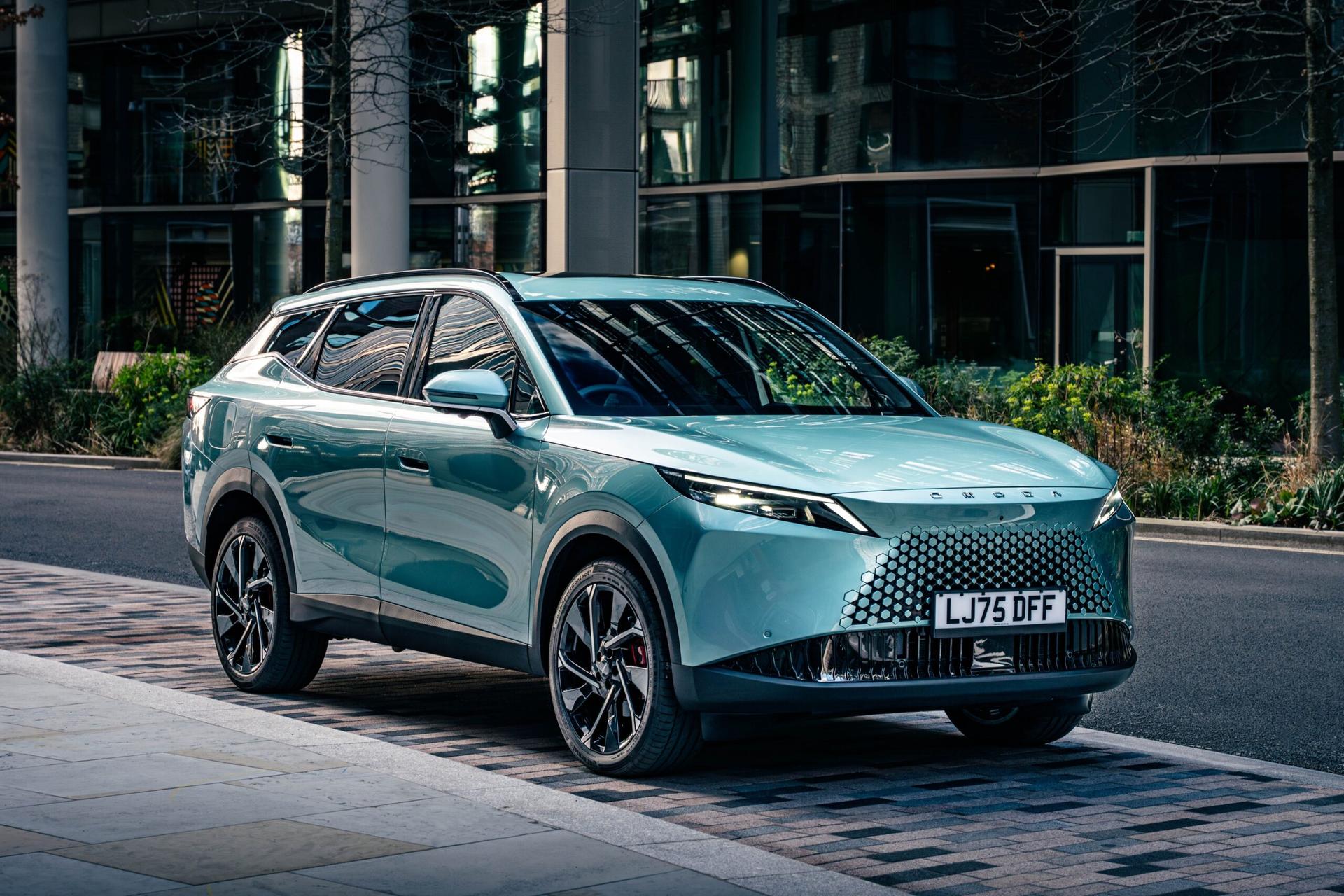 OMODA 7 Makes Stylish UK Debut at London Fashion Week 2026