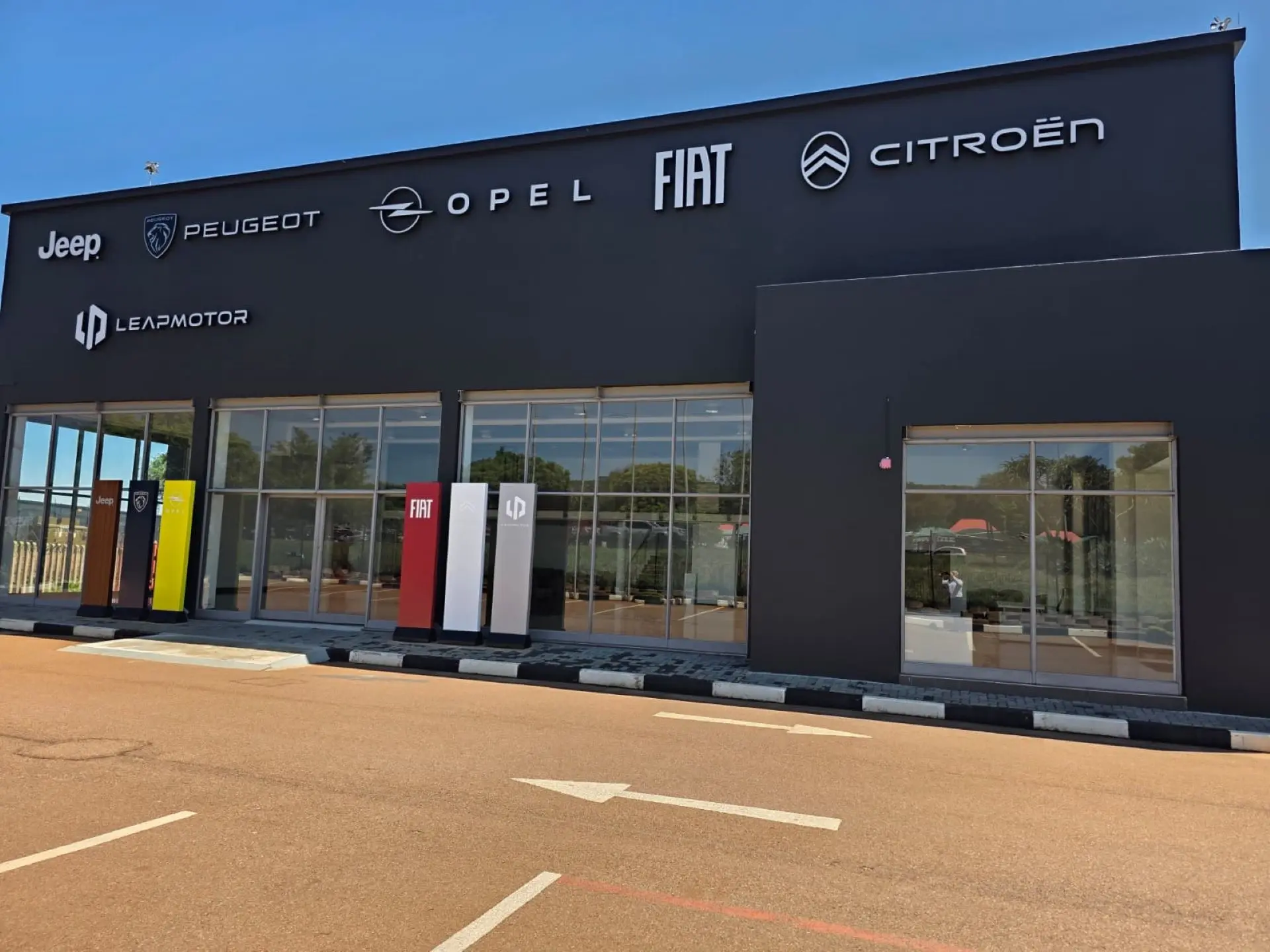 Stellantis Strengthens Gauteng Presence with New LMG Montana Dealership