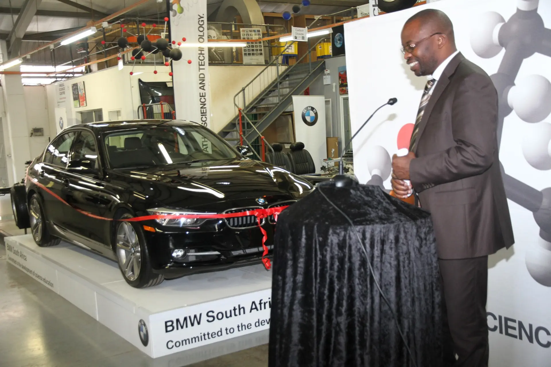 Department of Science and Technology and BMW South Africa promote maths and science at Unizul Science Centre