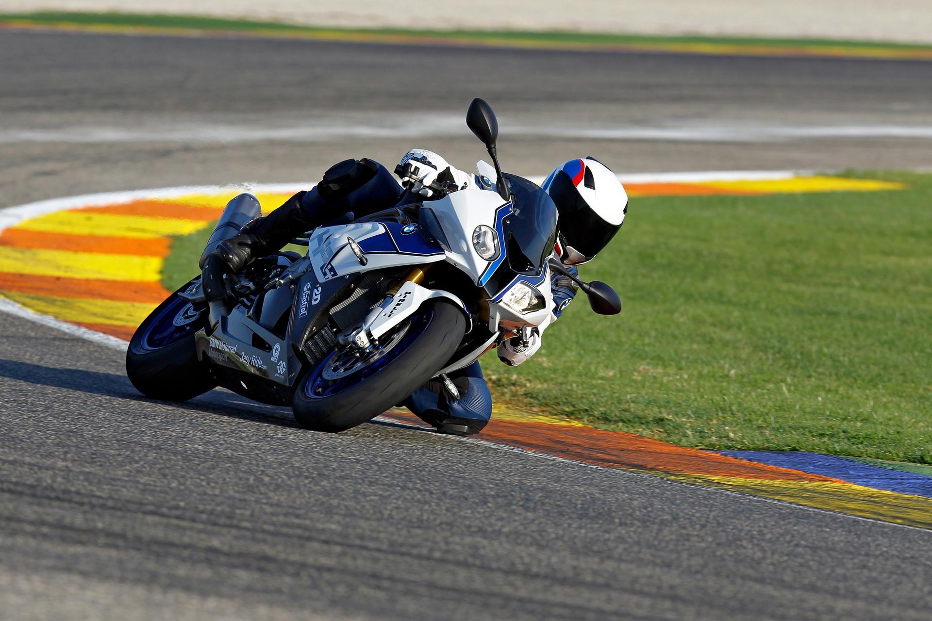 A tough day for Leeson at Zwartkops; Ottens third overall