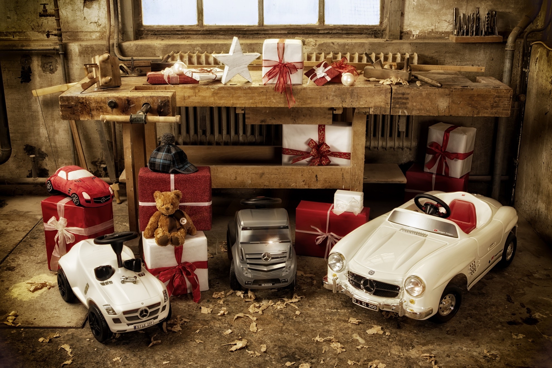 Christmas Gifts Mercedes-Benz
