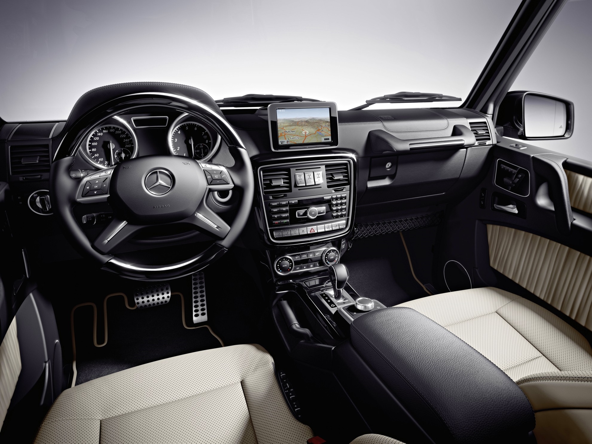 Mercedes-Benz G-Class Interior