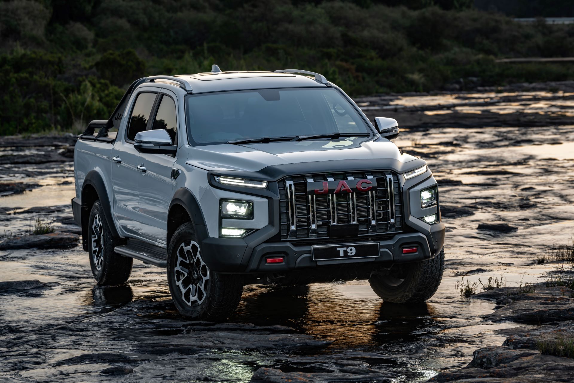 Jac motors unveils new t9 range topper