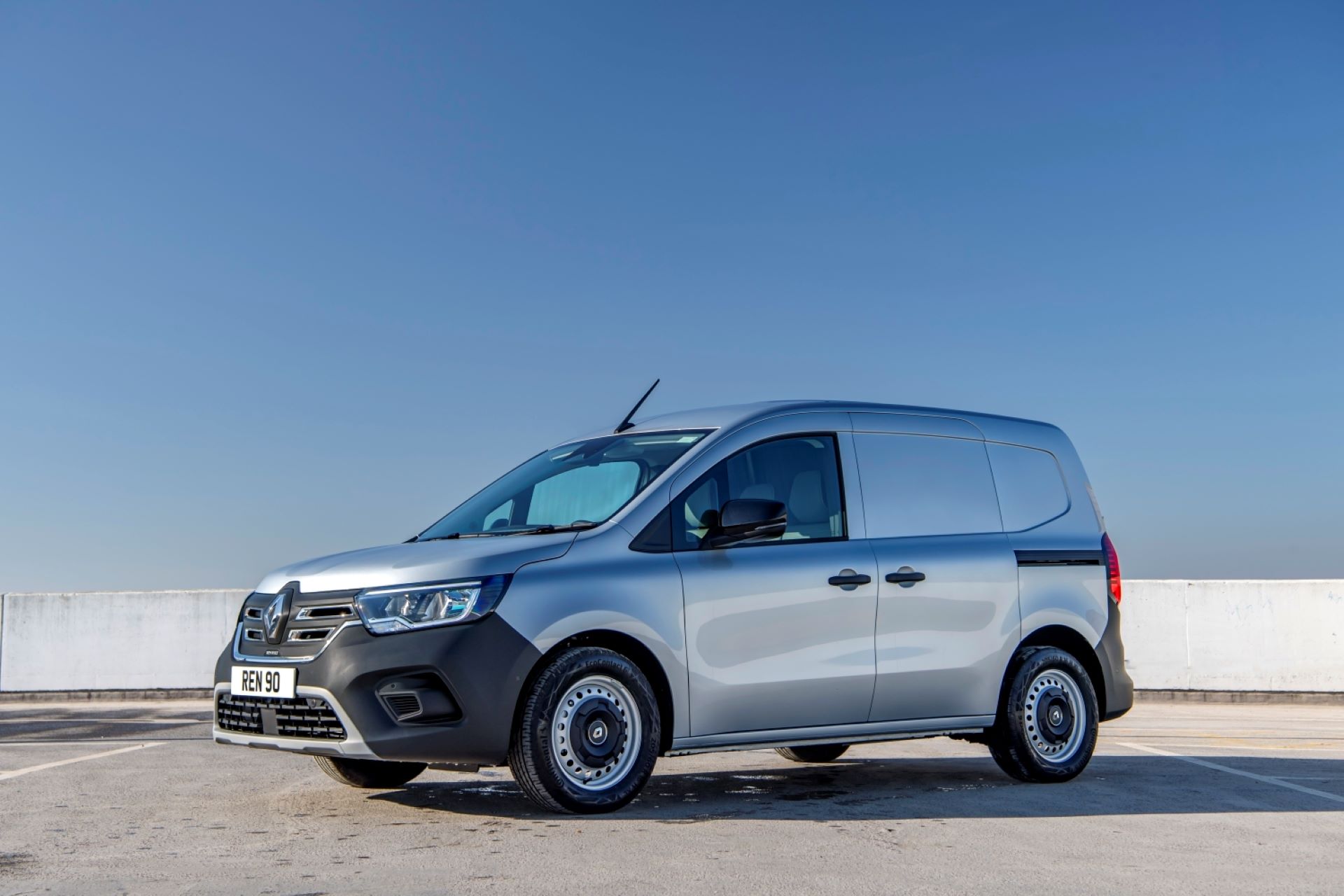 Renault kangoo wins a trio of top industry awards