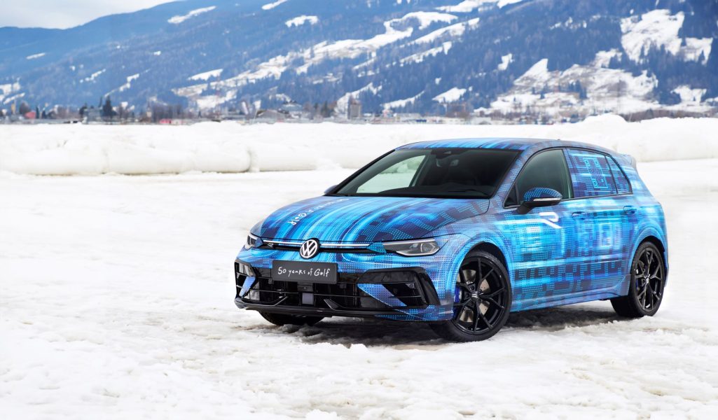 Ice race in zell am see volkswagen offers a first glimpse of the new golf r
