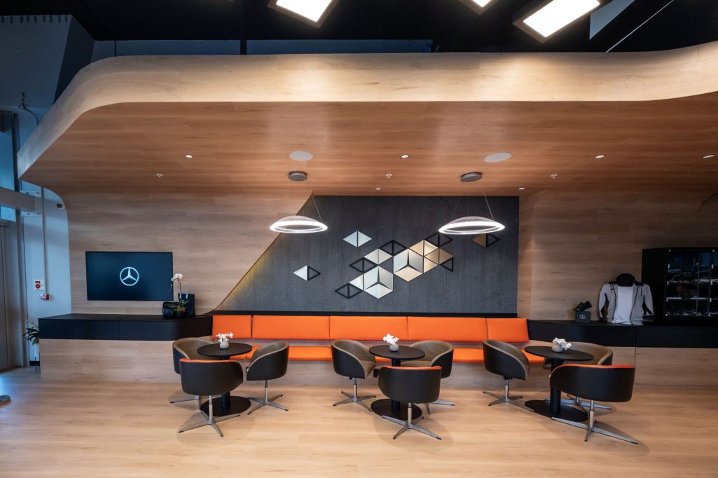 Mercedes–benz presents unmatched concierge luxury with the launch of v and a lounge 1