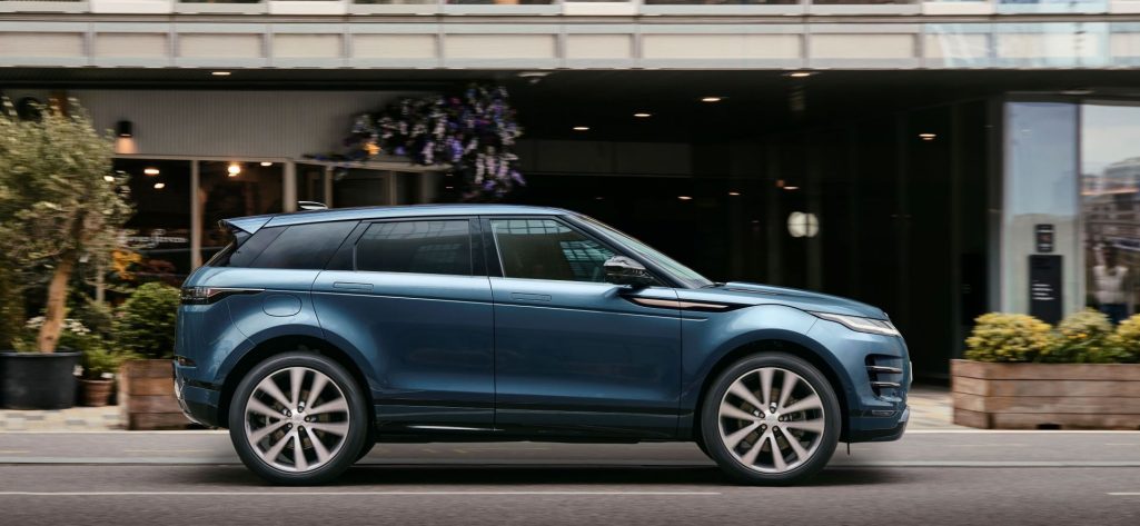 range-rover-evoque-24my-autobiography-driving-04